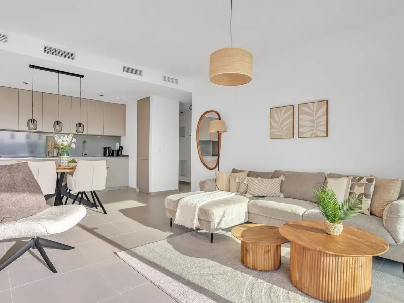 Brand-new contemporary apartment with panoramic mountain views — Cancelada, New Golden Mile