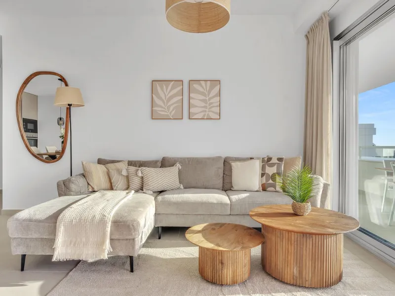 Brand-new contemporary apartment with panoramic mountain views — Cancelada, New Golden Mile