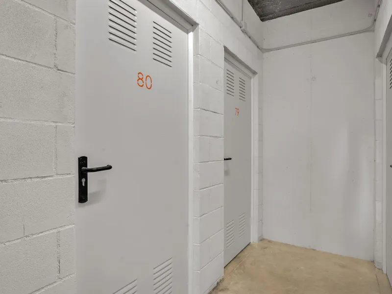 Brand-new contemporary apartment with panoramic mountain views — Cancelada, New Golden Mile