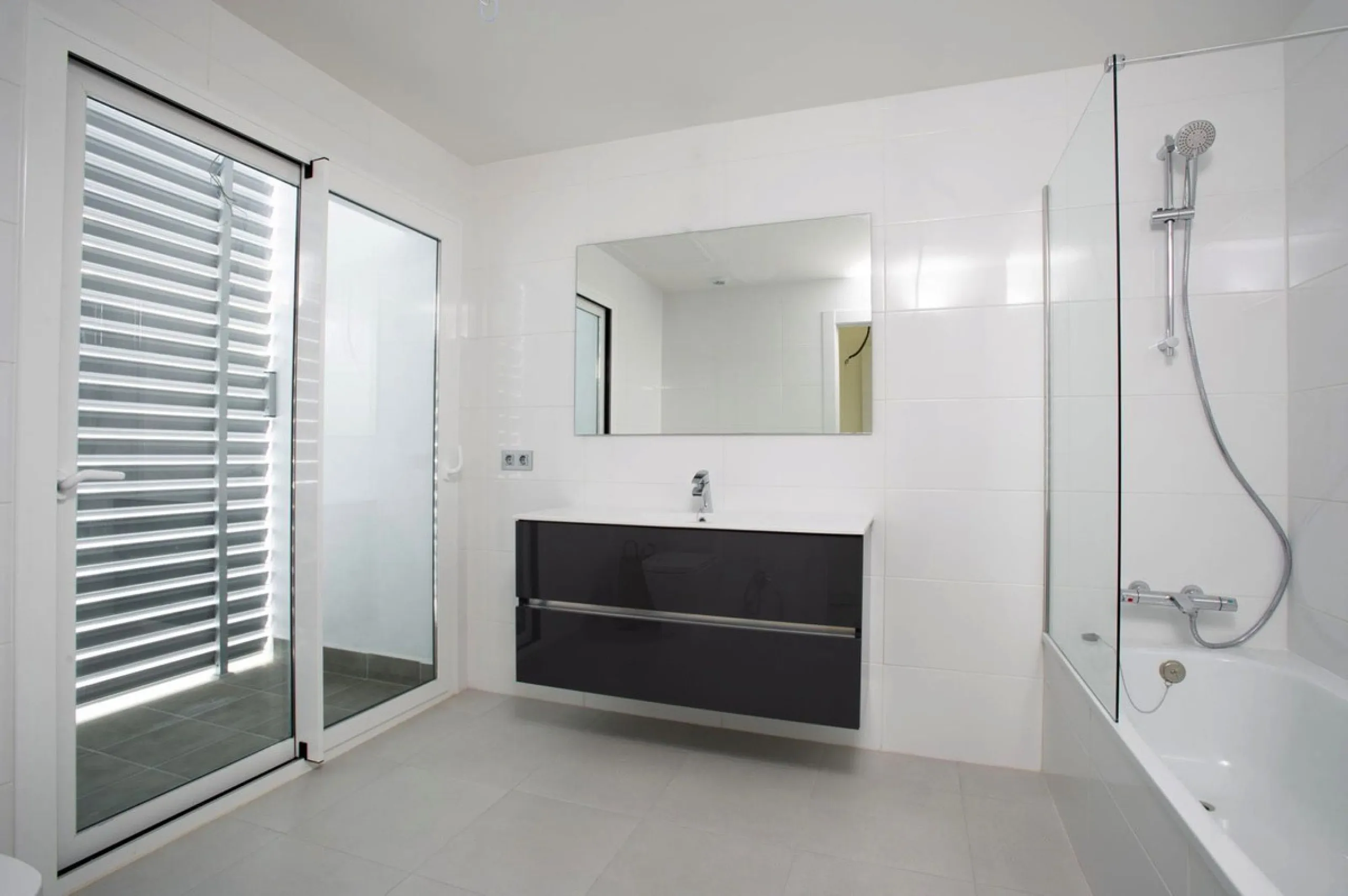 Apartment - Middle Floor Apartment в продаже в Marbella, Málaga. В доме 2 спален и 2 ванных комнат. Площадь дома 88 м²