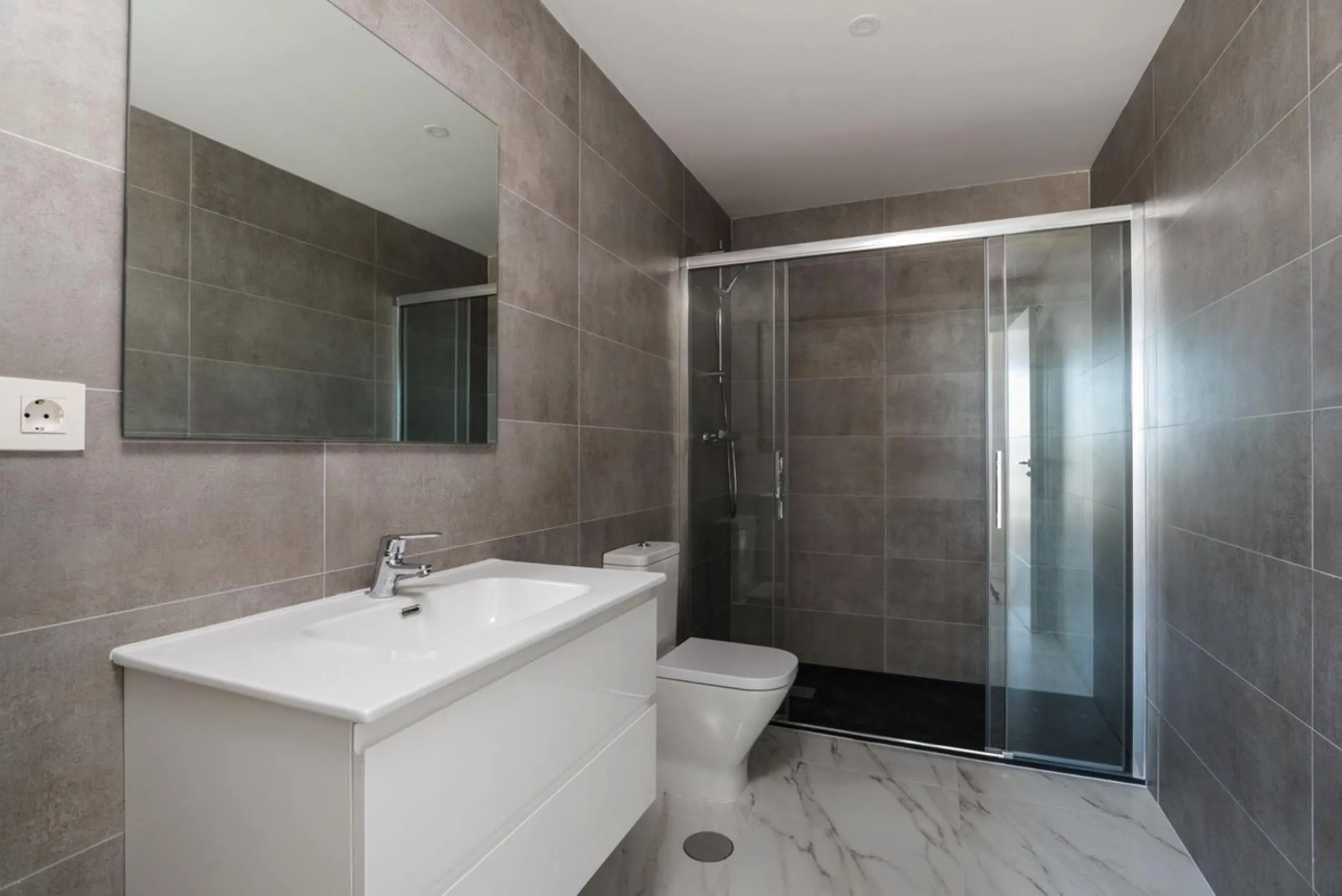 Apartment - Middle Floor Apartment в продаже в Marbella, Málaga. В доме 2 спален и 2 ванных комнат. Площадь дома 88 м²