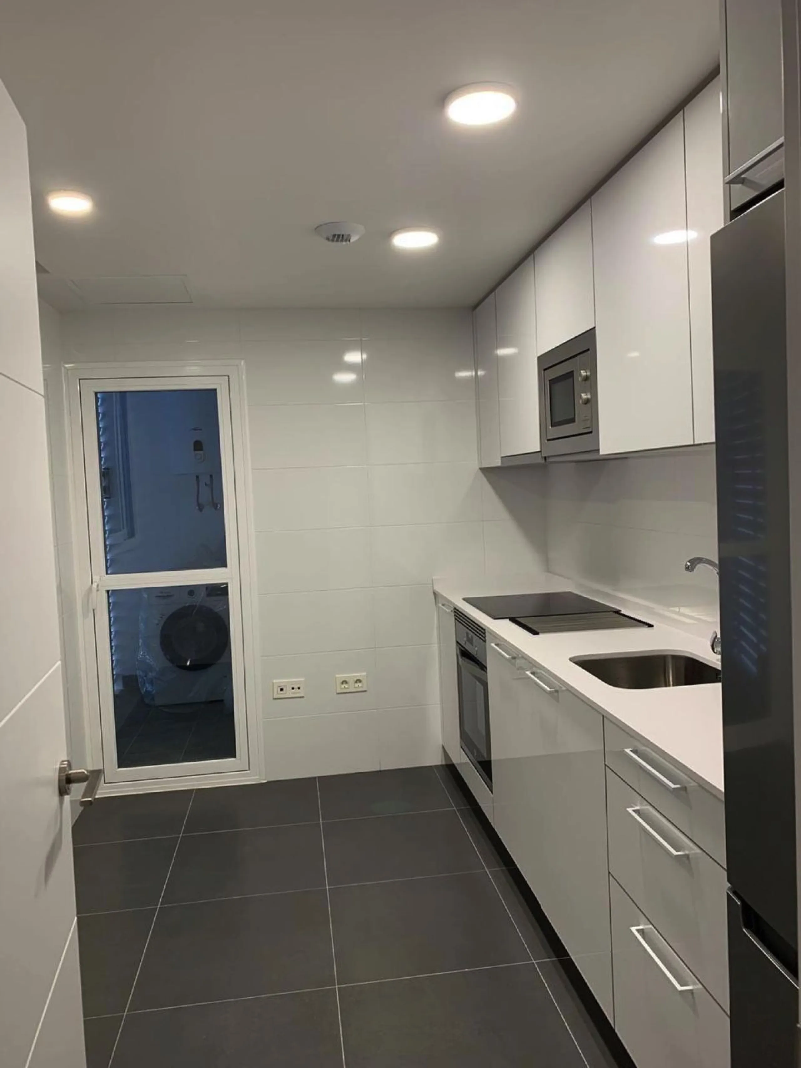 Apartment - Middle Floor Apartment в продаже в Marbella, Málaga. В доме 2 спален и 2 ванных комнат. Площадь дома 88 м²