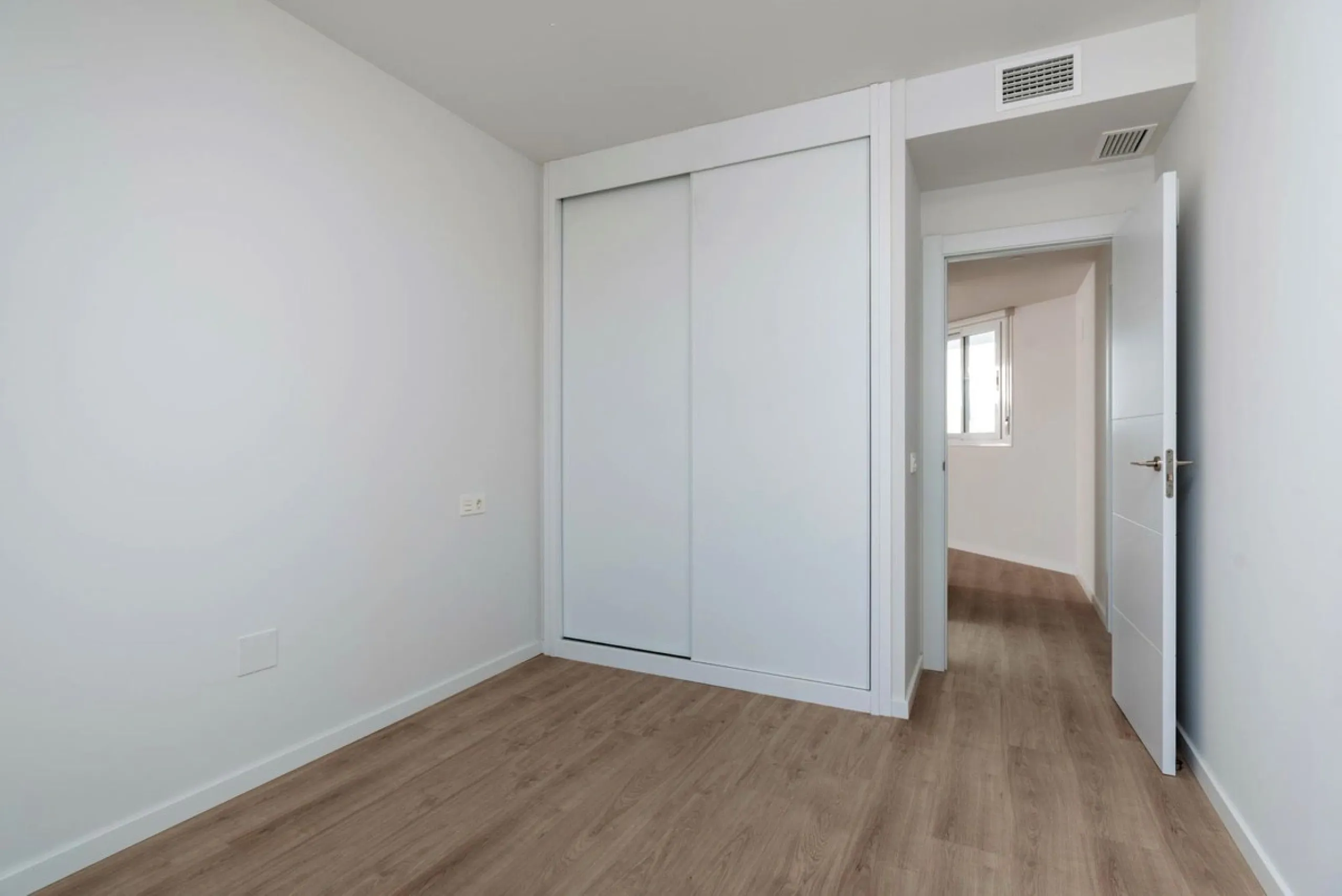 Apartment - Middle Floor Apartment в продаже в Marbella, Málaga. В доме 2 спален и 2 ванных комнат. Площадь дома 88 м²