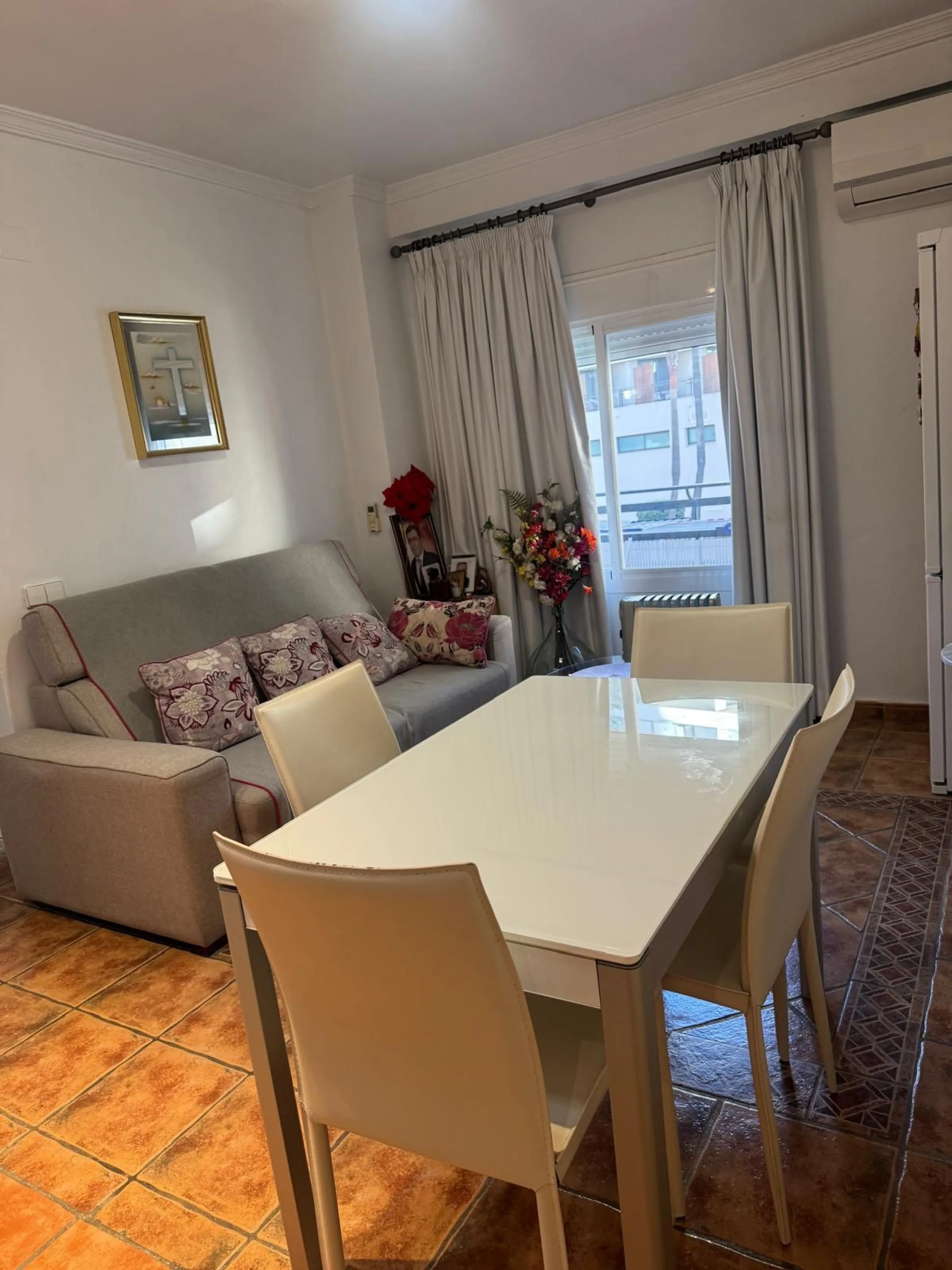Apartment - Middle Floor Apartment в продаже в Marbella, Málaga. В доме 2 спален и 1 ванных комнат. Площадь дома 55 м²