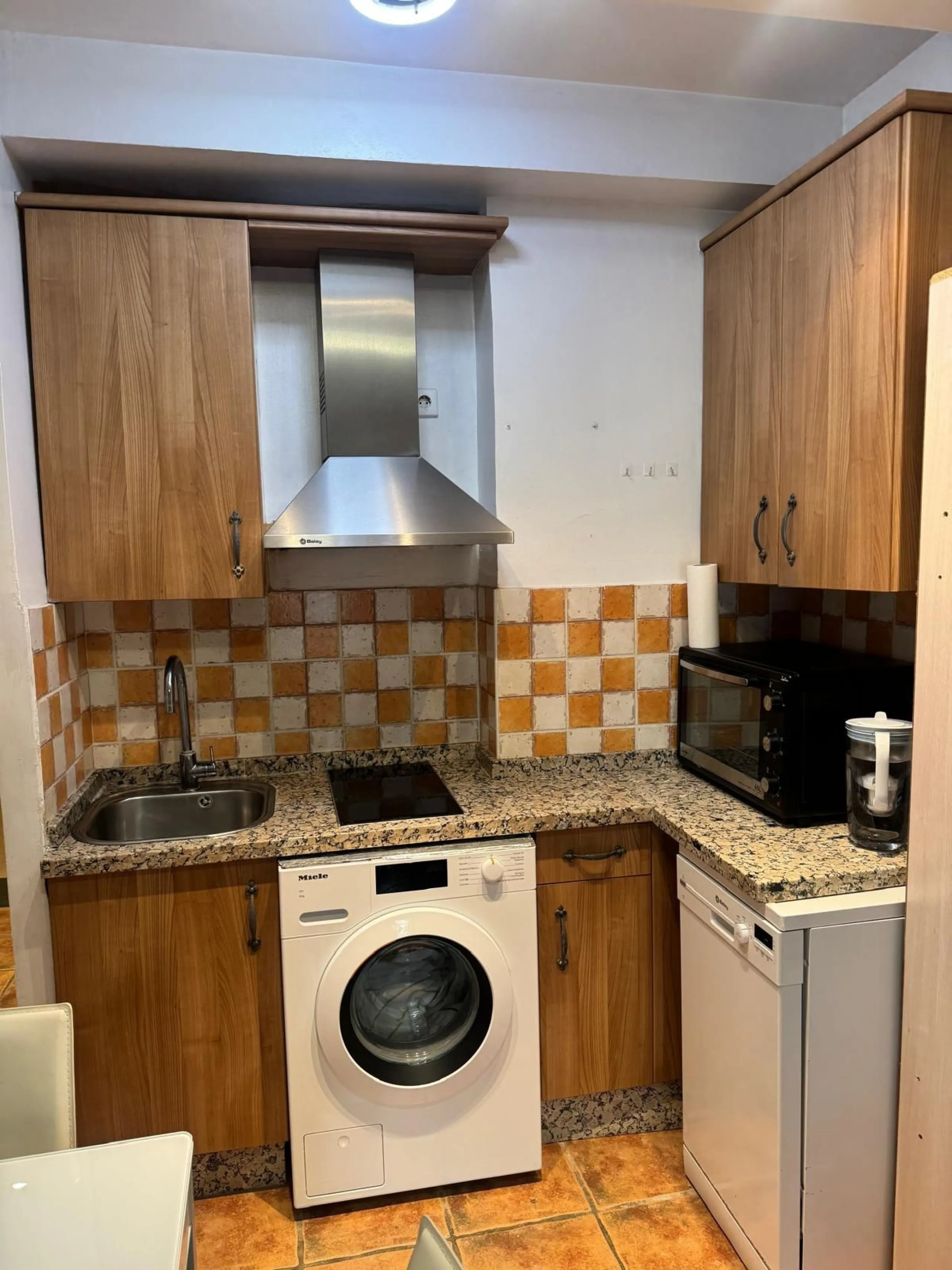 Apartment - Middle Floor Apartment в продаже в Marbella, Málaga. В доме 2 спален и 1 ванных комнат. Площадь дома 55 м²