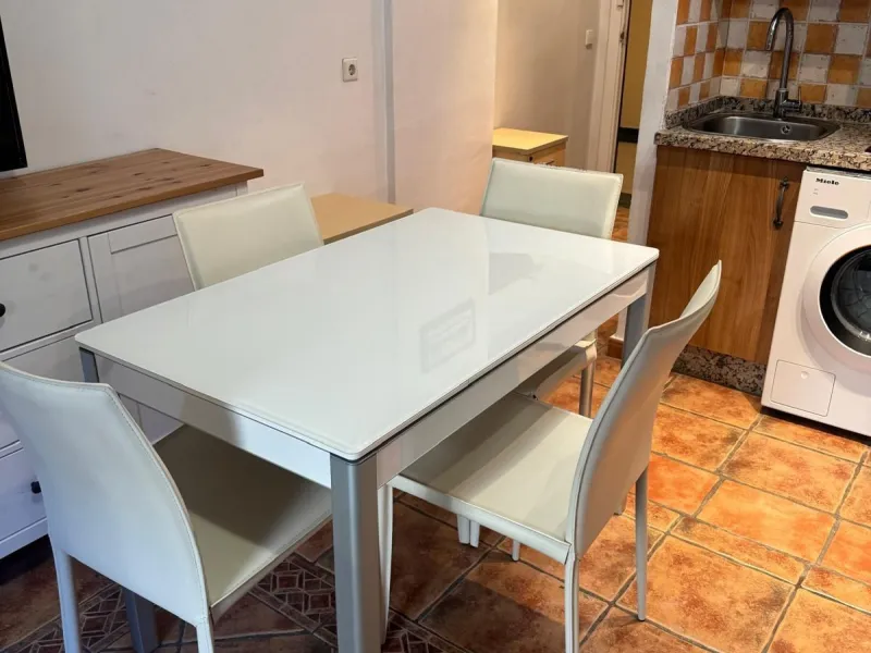 Apartment - Middle Floor Apartment в продаже в Marbella, Málaga. В доме 2 спален и 1 ванных комнат. Площадь дома 55 м²