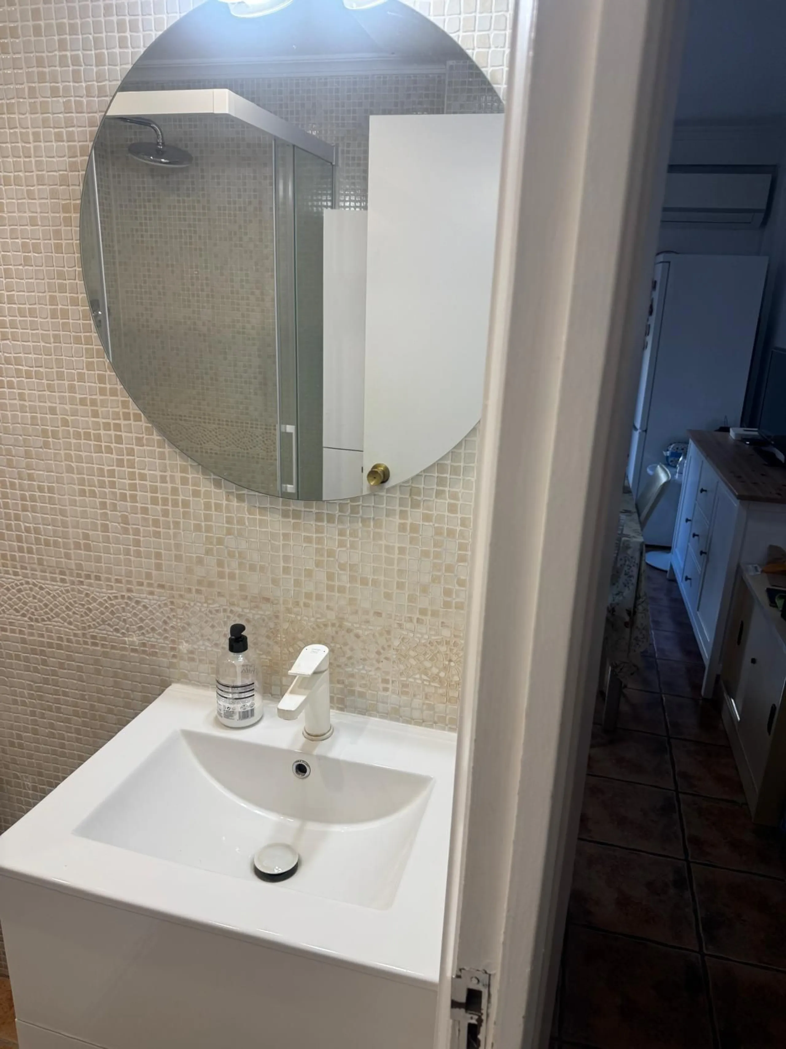 Apartment - Middle Floor Apartment в продаже в Marbella, Málaga. В доме 2 спален и 1 ванных комнат. Площадь дома 55 м²