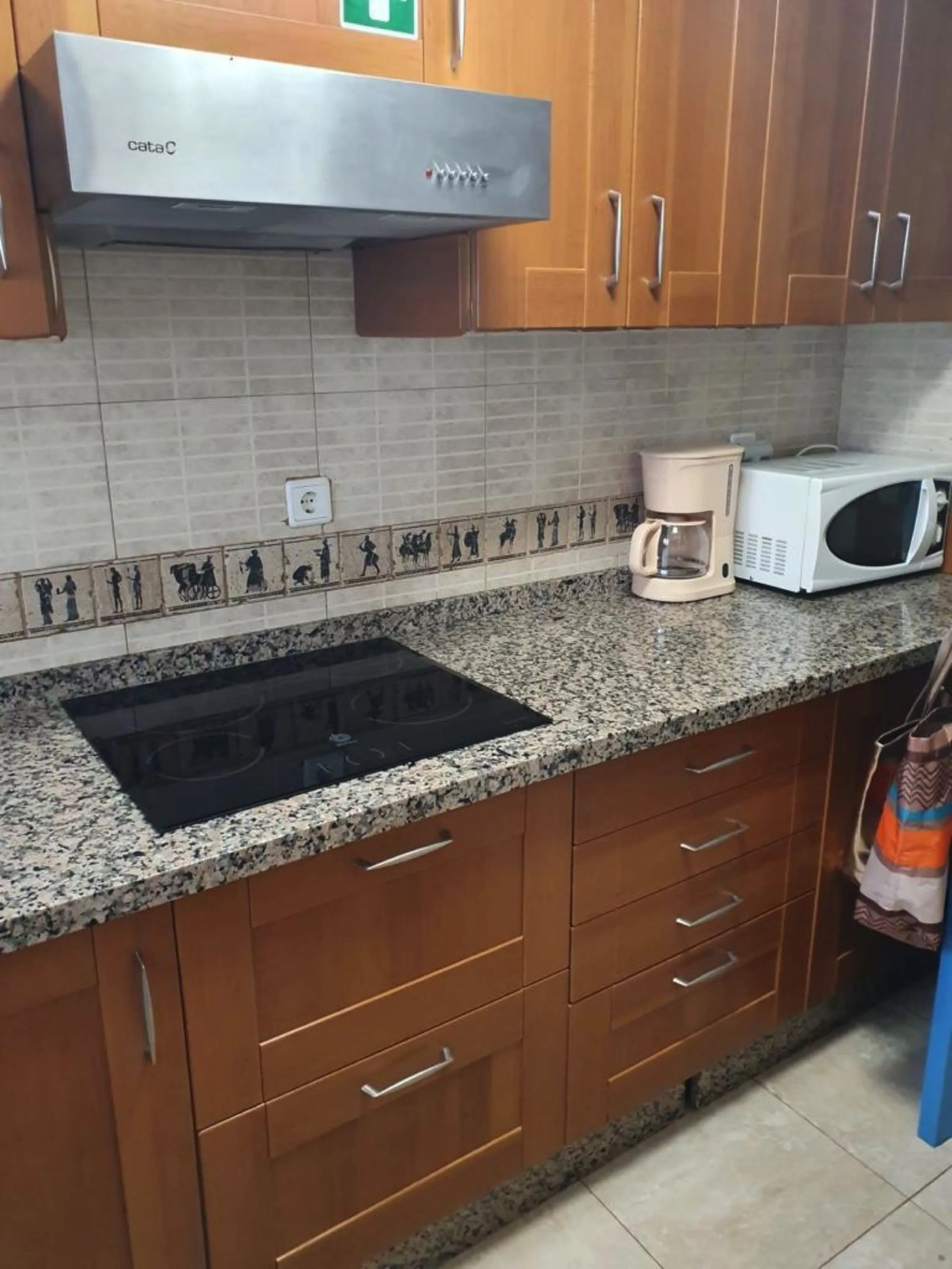 Apartment for Sale on Marbella's Iconic Main Avenue – Just Five Minutes' Walk from the Beach!
