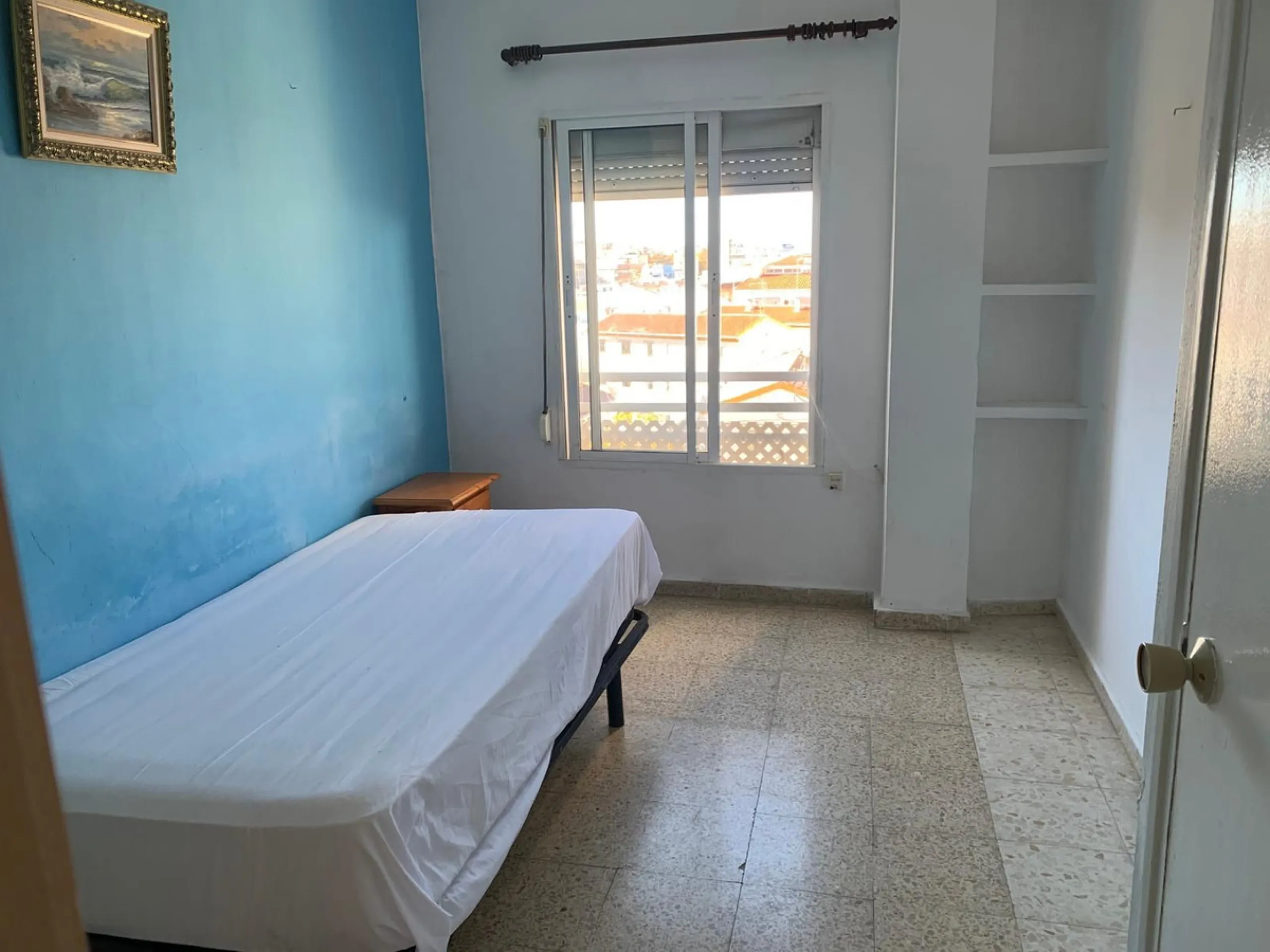 Please be informed that the pictures do not reflect the current state of the property. It is being reformed (end of January 2026)