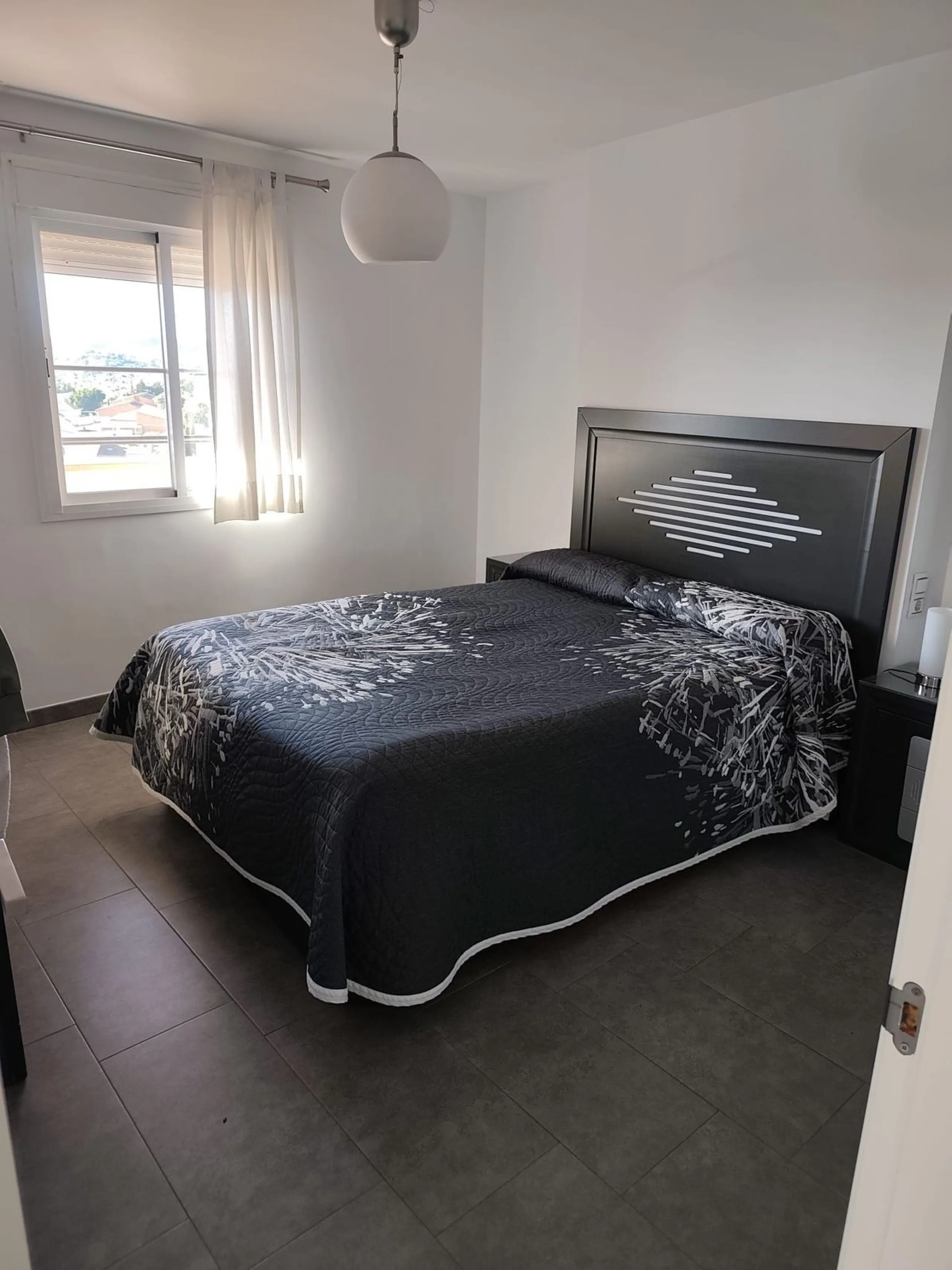 Apartment - Penthouse в продаже в Estepona, Málaga. В доме 2 спален и 1 ванных комнат. Площадь дома 90 м²