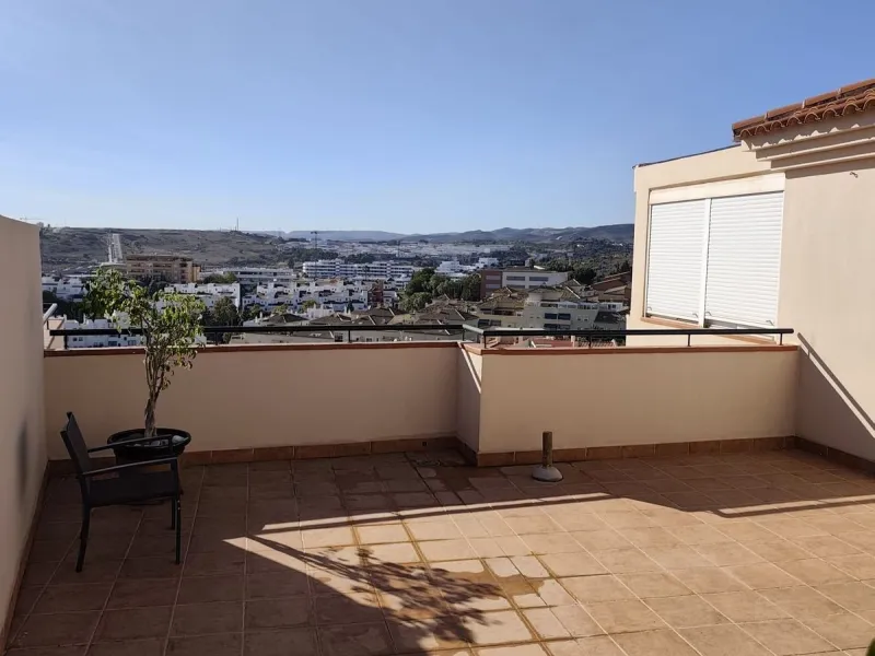 Apartment - Penthouse в продаже в Estepona, Málaga. В доме 2 спален и 1 ванных комнат. Площадь дома 90 м²