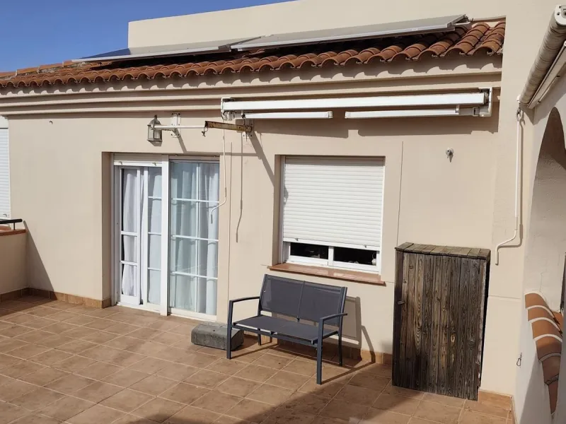 Apartment - Penthouse в продаже в Estepona, Málaga. В доме 2 спален и 1 ванных комнат. Площадь дома 90 м²