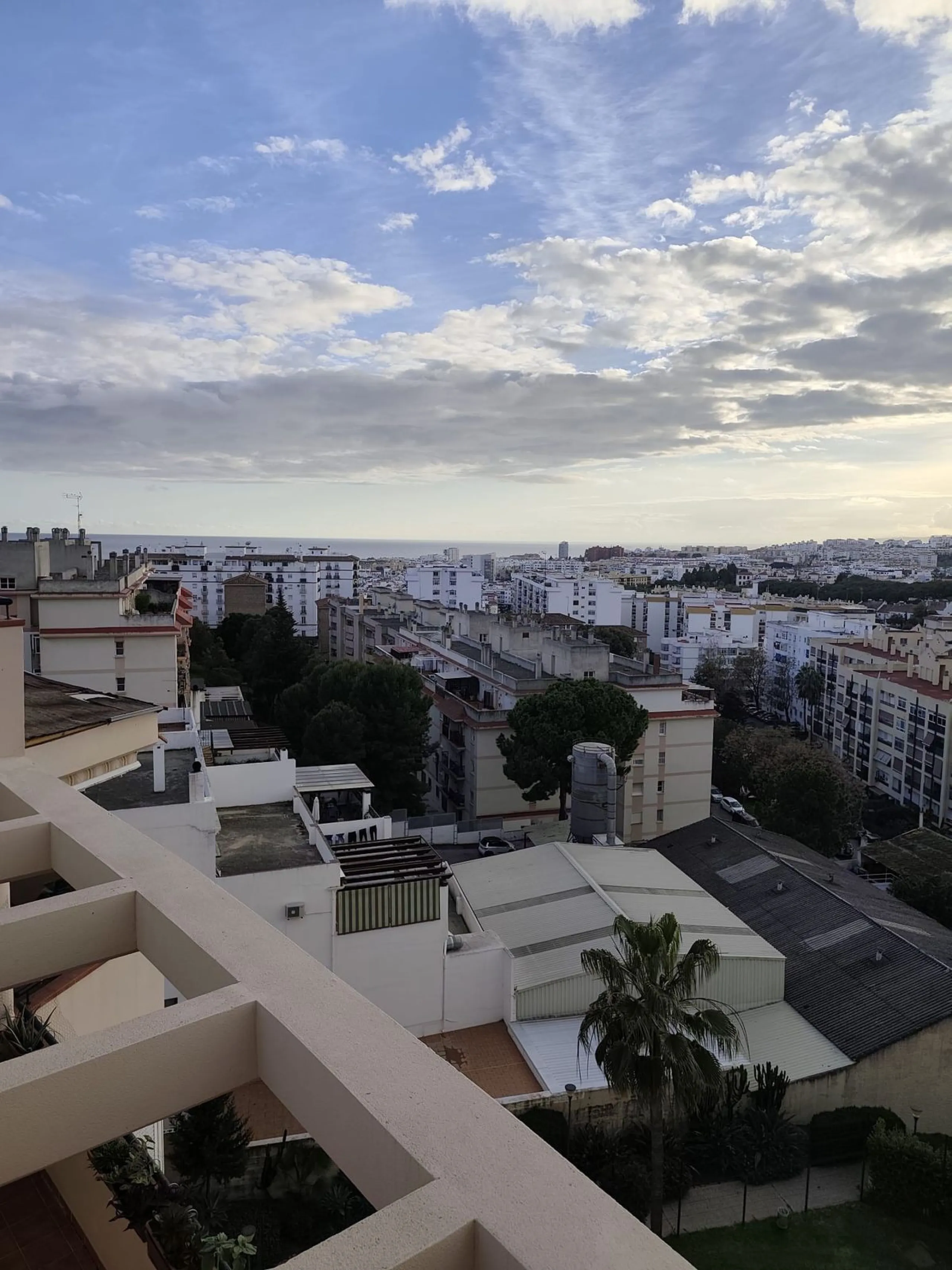 Apartment - Penthouse в продаже в Estepona, Málaga. В доме 2 спален и 1 ванных комнат. Площадь дома 90 м²