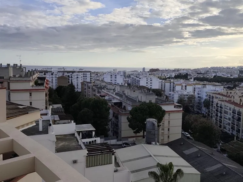 Apartment - Penthouse в продаже в Estepona, Málaga. В доме 2 спален и 1 ванных комнат. Площадь дома 90 м²