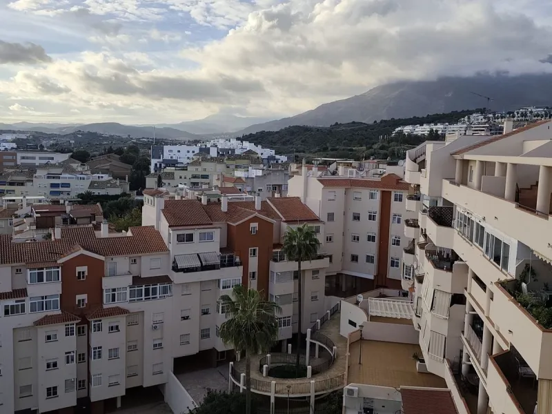 Apartment - Penthouse в продаже в Estepona, Málaga. В доме 2 спален и 1 ванных комнат. Площадь дома 90 м²