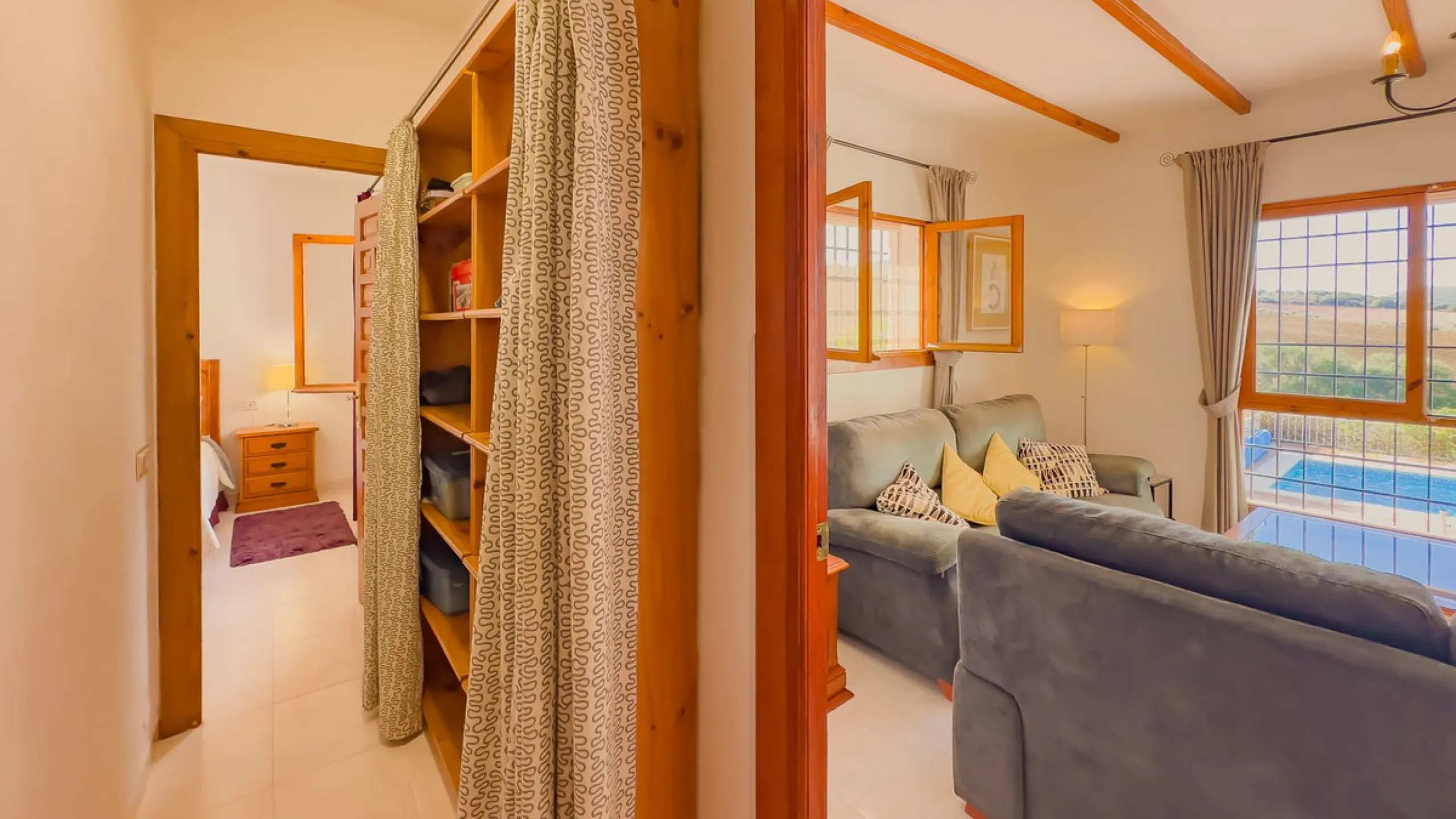 Charming detached house on a large plot with beautiful views, located in the quiet urbanization of Fuente Amarga (Almogía). The house is just a 15-minute drive from a village with all amenities, including shops, restaurants, banks, doctors, and schools.