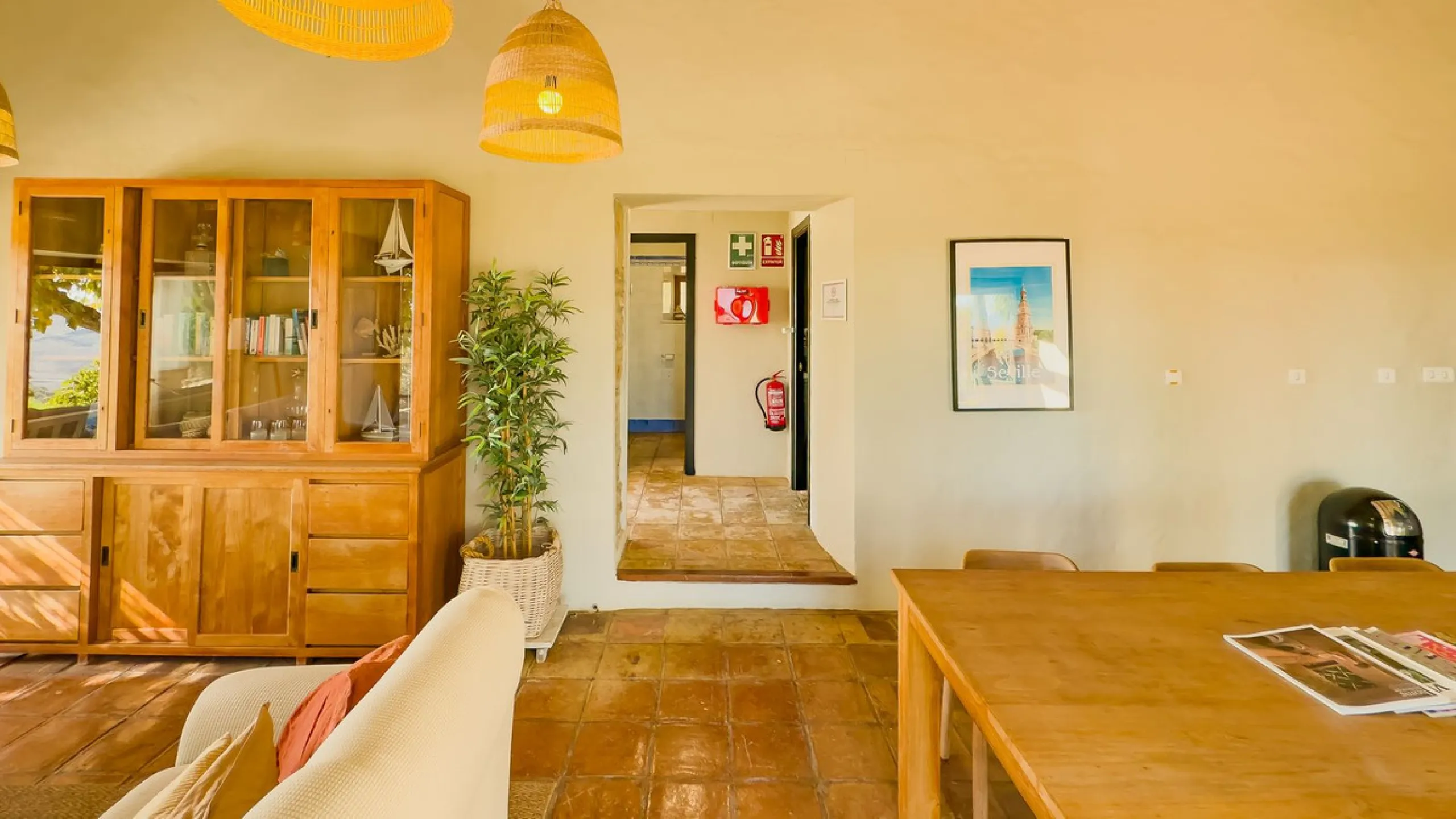 Commercial - Hotel в продаже в Villanueva De La Concepcion, Málaga. В доме 13 спален и 13 ванных комнат. Площадь дома 999 м². Площадь участка 50000 м²