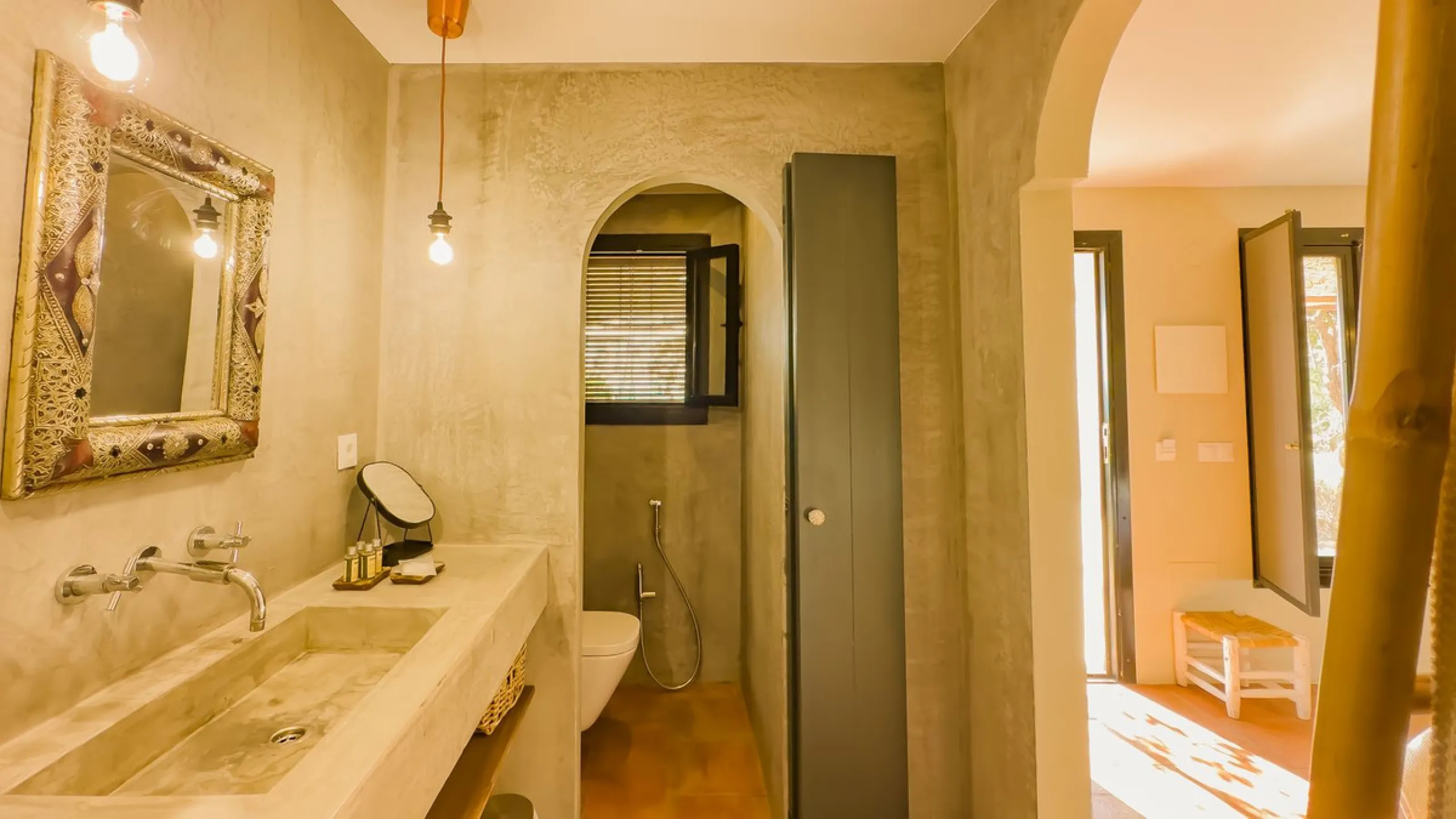 Commercial - Hotel в продаже в Villanueva De La Concepcion, Málaga. В доме 13 спален и 13 ванных комнат. Площадь дома 999 м². Площадь участка 50000 м²