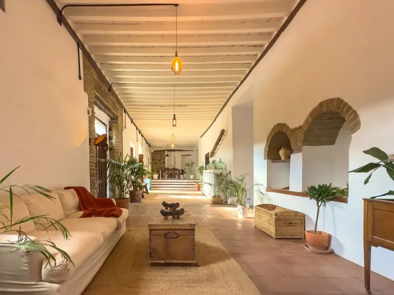 House - Finca - Cortijo в продаже в Málaga, Málaga. В доме 8 спален и 8 ванных комнат. Площадь дома 999 м². Площадь участка 3800 м²