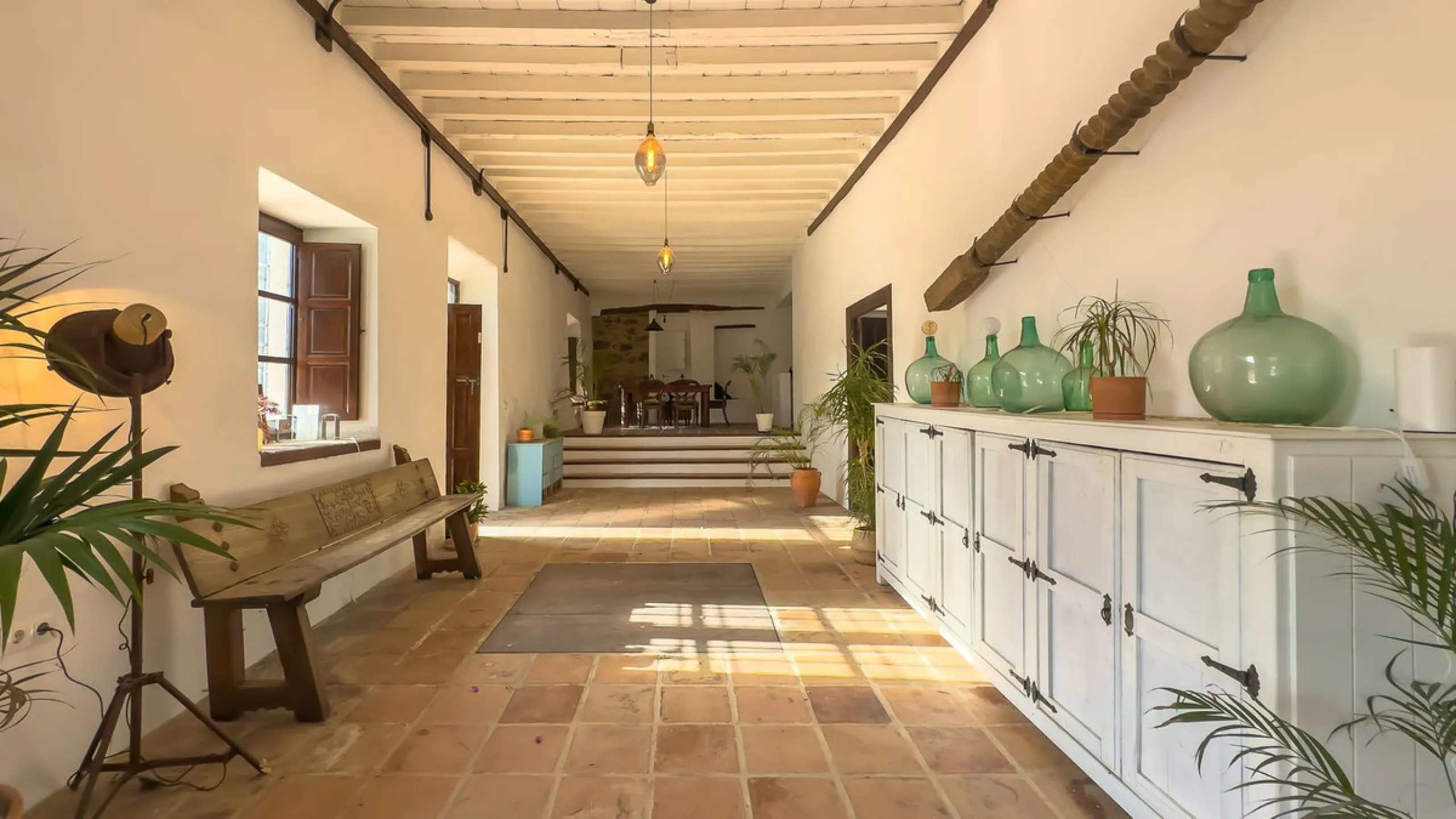 House - Finca - Cortijo в продаже в Málaga, Málaga. В доме 8 спален и 8 ванных комнат. Площадь дома 999 м². Площадь участка 3800 м²