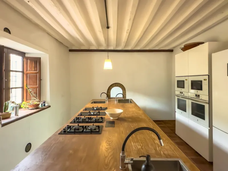 House - Finca - Cortijo в продаже в Málaga, Málaga. В доме 8 спален и 8 ванных комнат. Площадь дома 999 м². Площадь участка 3800 м²