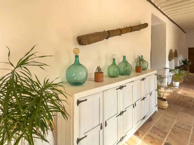 House - Finca - Cortijo в продаже в Málaga, Málaga. В доме 8 спален и 8 ванных комнат. Площадь дома 999 м². Площадь участка 3800 м²