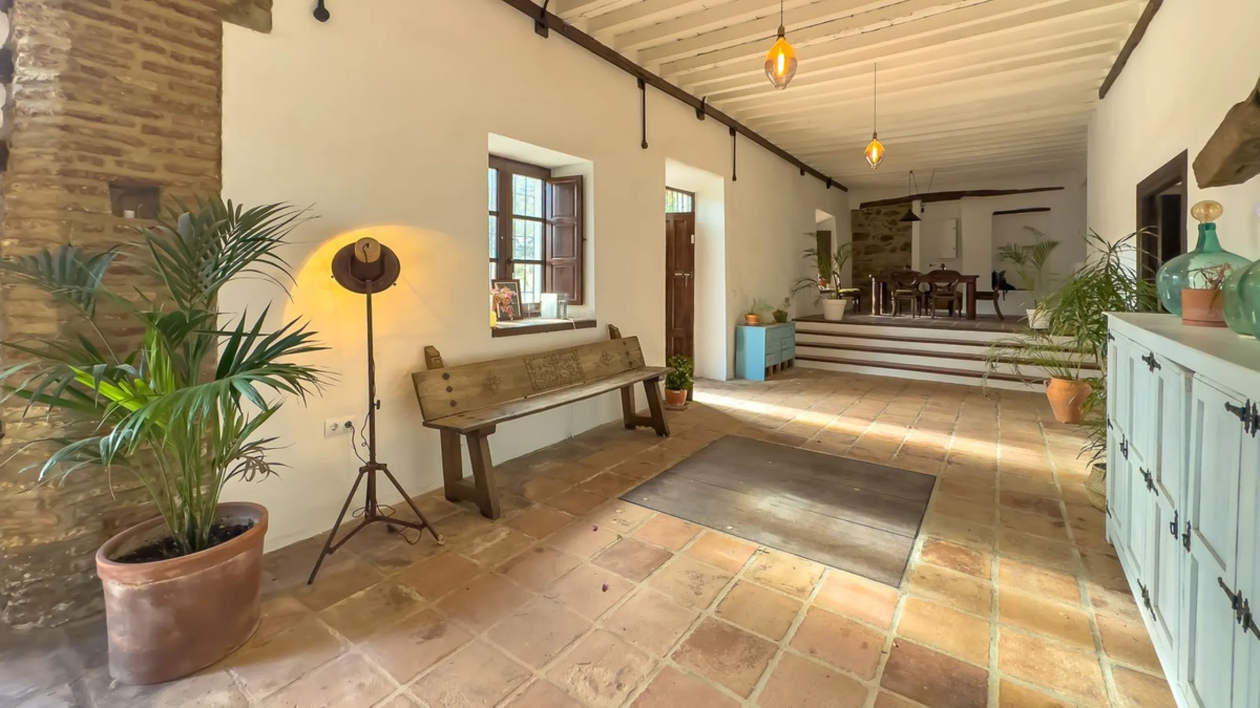 House - Finca - Cortijo в продаже в Málaga, Málaga. В доме 8 спален и 8 ванных комнат. Площадь дома 999 м². Площадь участка 3800 м²