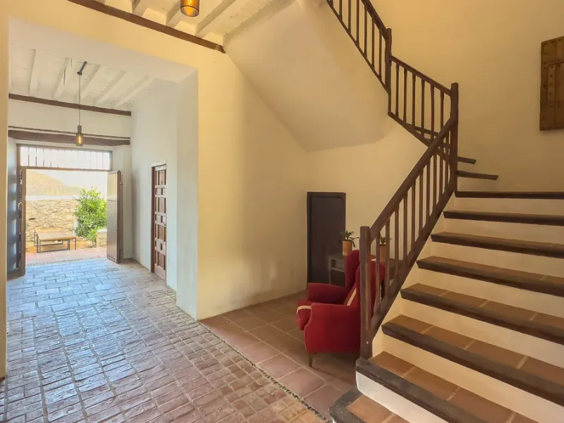 House - Finca - Cortijo в продаже в Málaga, Málaga. В доме 8 спален и 8 ванных комнат. Площадь дома 999 м². Площадь участка 3800 м²