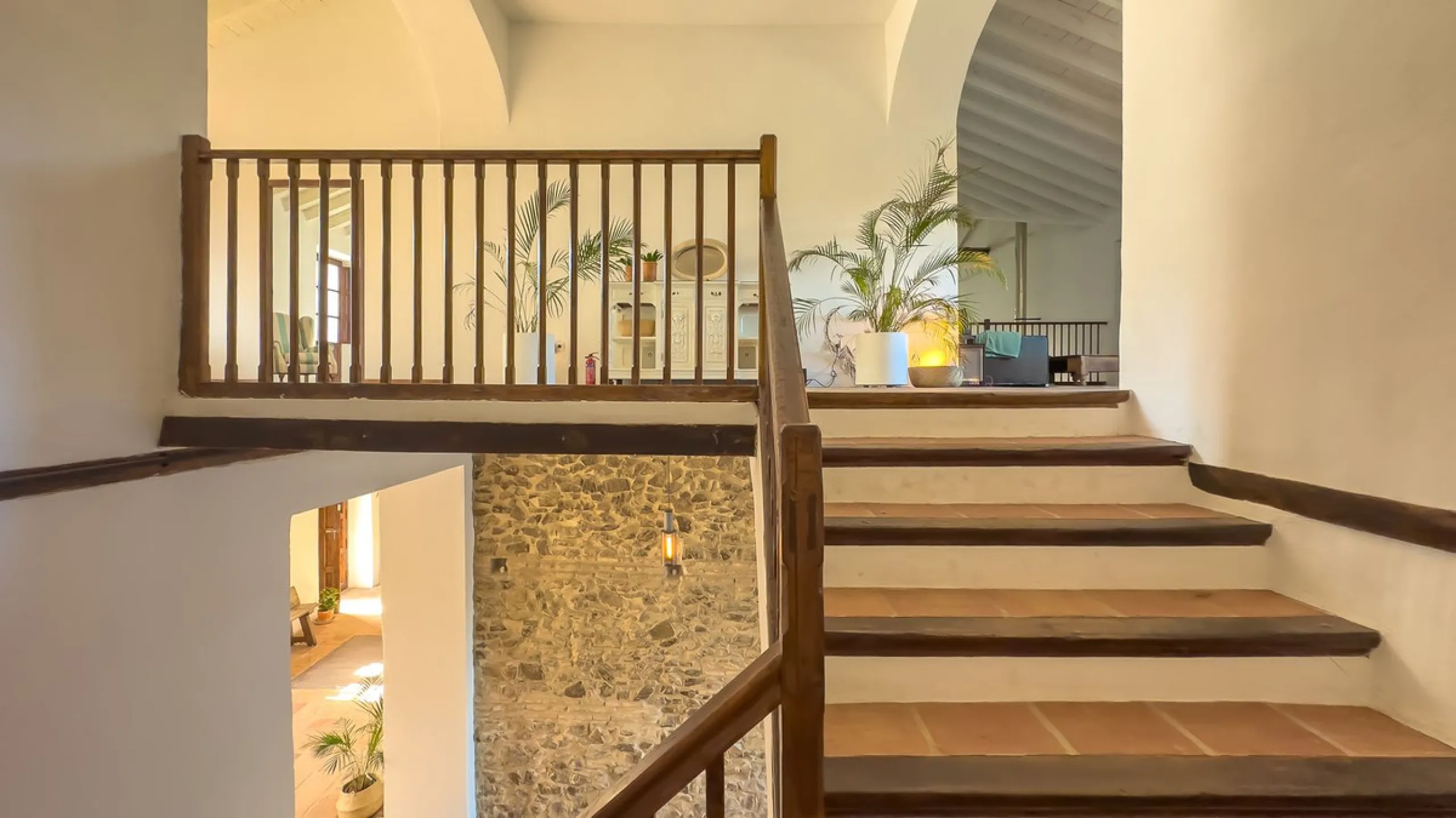 House - Finca - Cortijo в продаже в Málaga, Málaga. В доме 8 спален и 8 ванных комнат. Площадь дома 999 м². Площадь участка 3800 м²