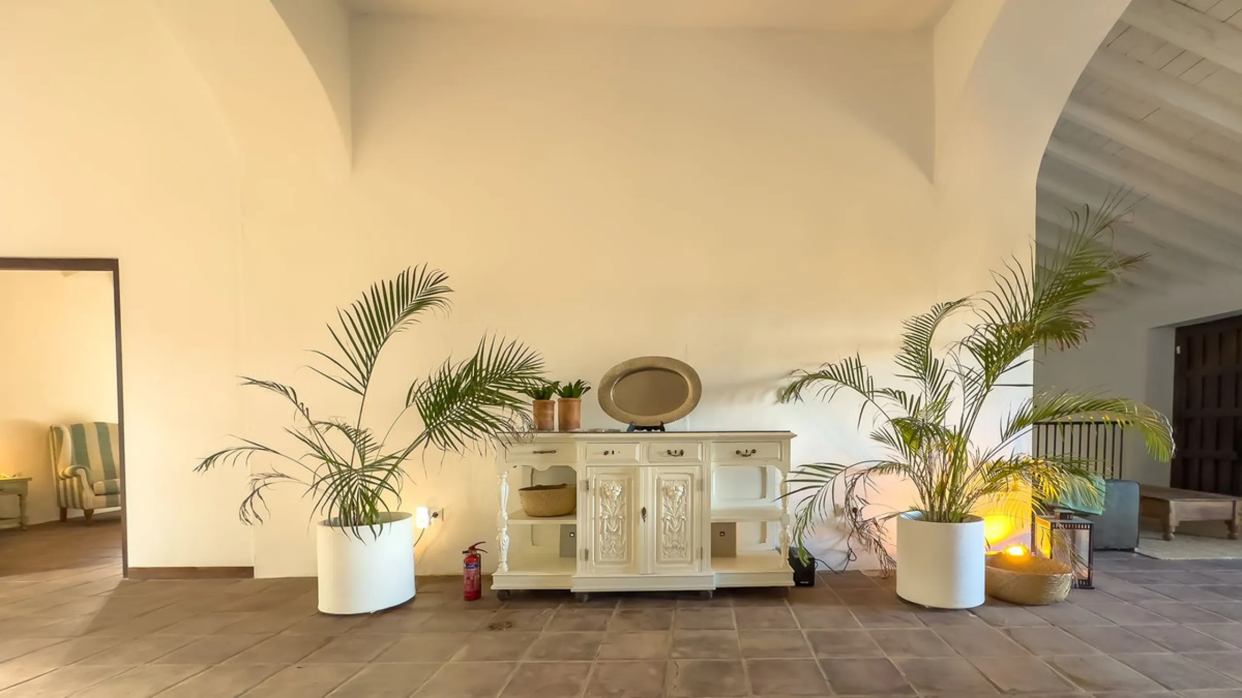 House - Finca - Cortijo в продаже в Málaga, Málaga. В доме 8 спален и 8 ванных комнат. Площадь дома 999 м². Площадь участка 3800 м²