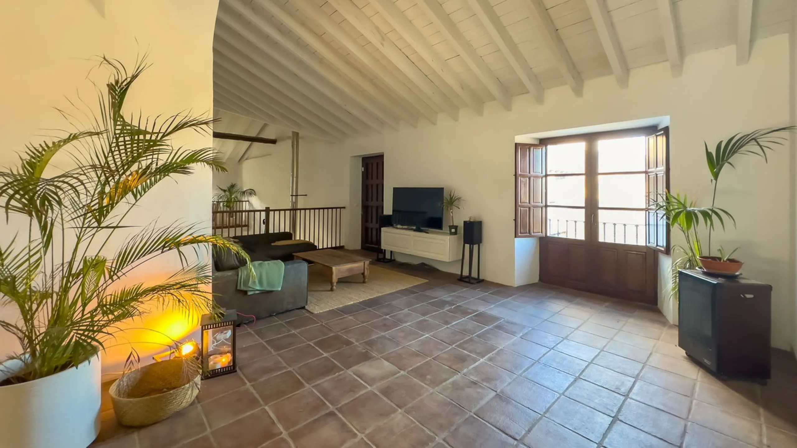 House - Finca - Cortijo в продаже в Málaga, Málaga. В доме 8 спален и 8 ванных комнат. Площадь дома 999 м². Площадь участка 3800 м²