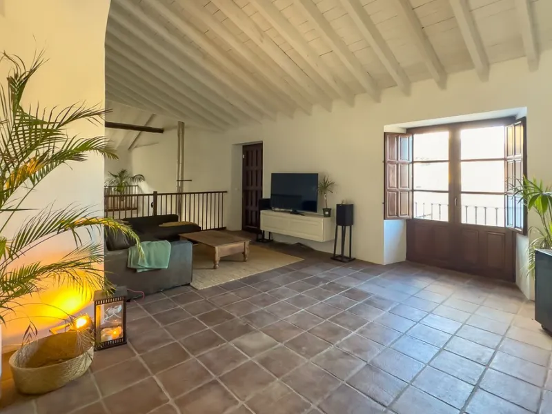 House - Finca - Cortijo в продаже в Málaga, Málaga. В доме 8 спален и 8 ванных комнат. Площадь дома 999 м². Площадь участка 3800 м²