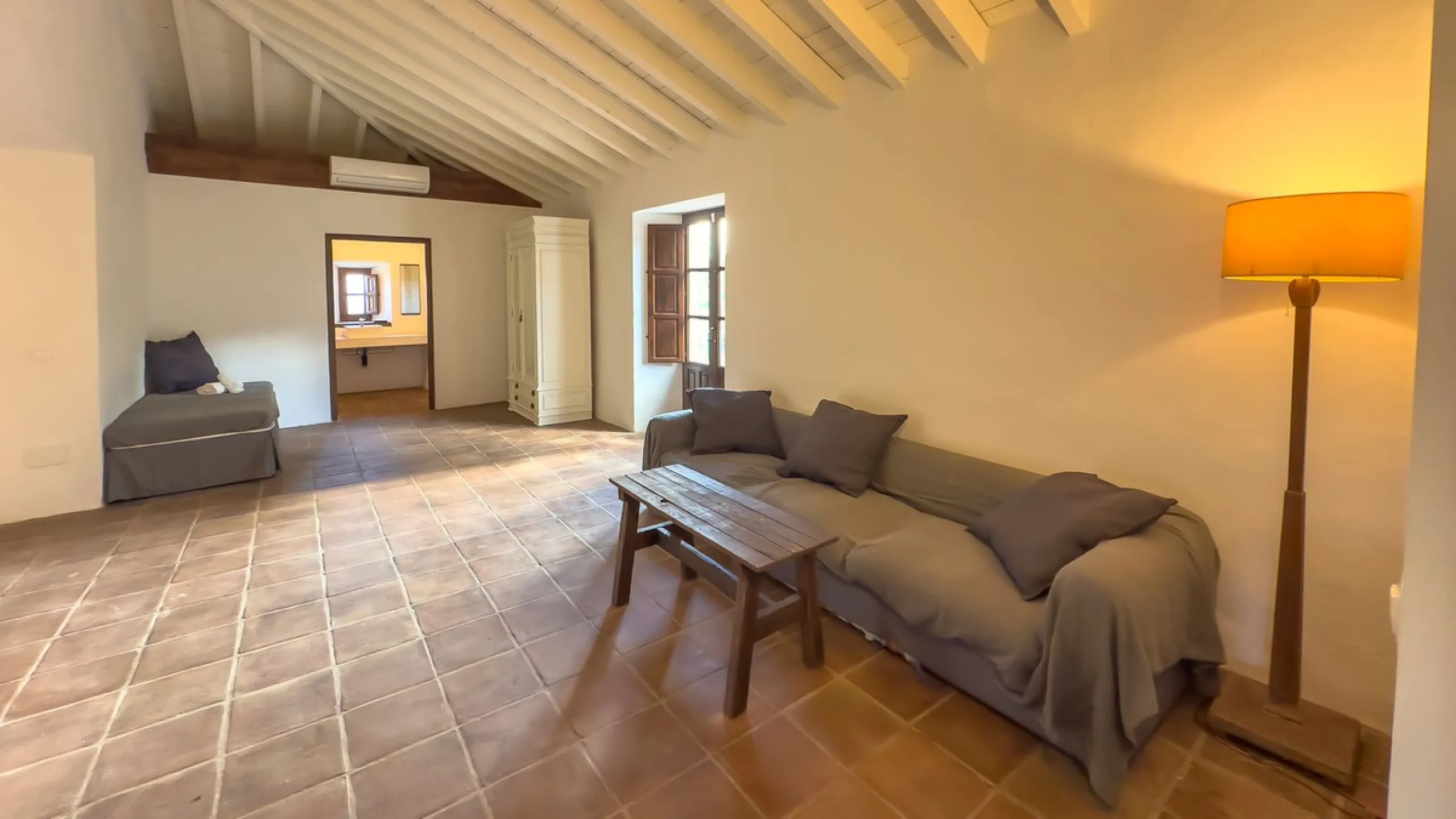 House - Finca - Cortijo в продаже в Málaga, Málaga. В доме 8 спален и 8 ванных комнат. Площадь дома 999 м². Площадь участка 3800 м²
