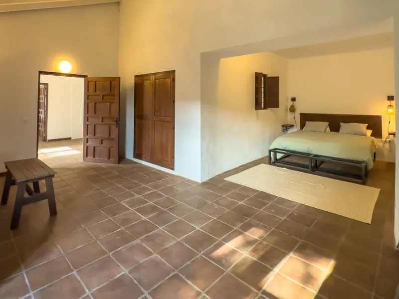 House - Finca - Cortijo в продаже в Málaga, Málaga. В доме 8 спален и 8 ванных комнат. Площадь дома 999 м². Площадь участка 3800 м²