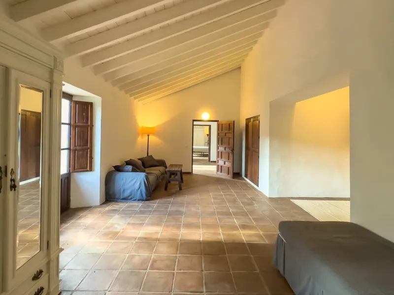 House - Finca - Cortijo в продаже в Málaga, Málaga. В доме 8 спален и 8 ванных комнат. Площадь дома 999 м². Площадь участка 3800 м²
