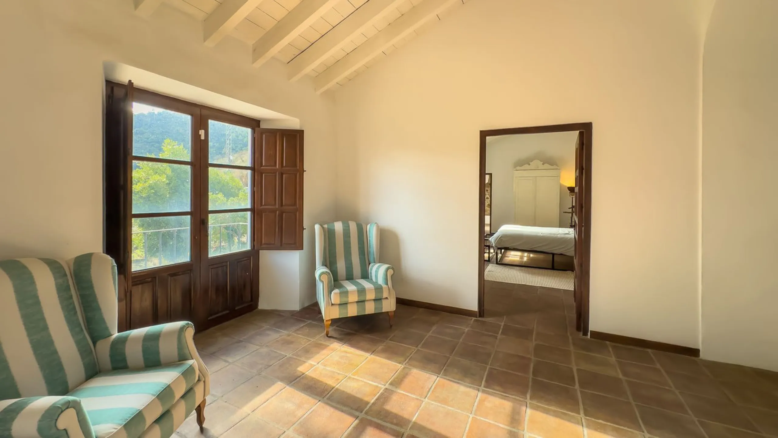 House - Finca - Cortijo в продаже в Málaga, Málaga. В доме 8 спален и 8 ванных комнат. Площадь дома 999 м². Площадь участка 3800 м²
