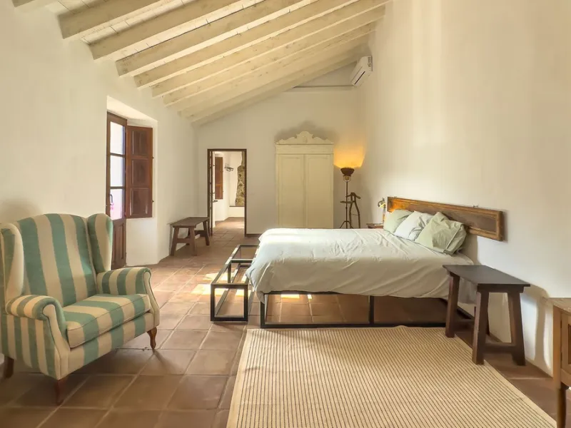 House - Finca - Cortijo в продаже в Málaga, Málaga. В доме 8 спален и 8 ванных комнат. Площадь дома 999 м². Площадь участка 3800 м²
