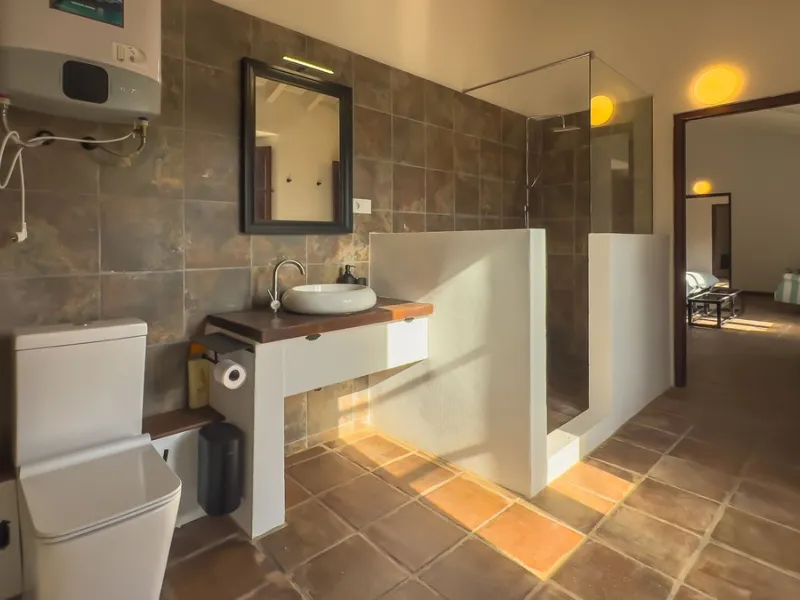 House - Finca - Cortijo в продаже в Málaga, Málaga. В доме 8 спален и 8 ванных комнат. Площадь дома 999 м². Площадь участка 3800 м²
