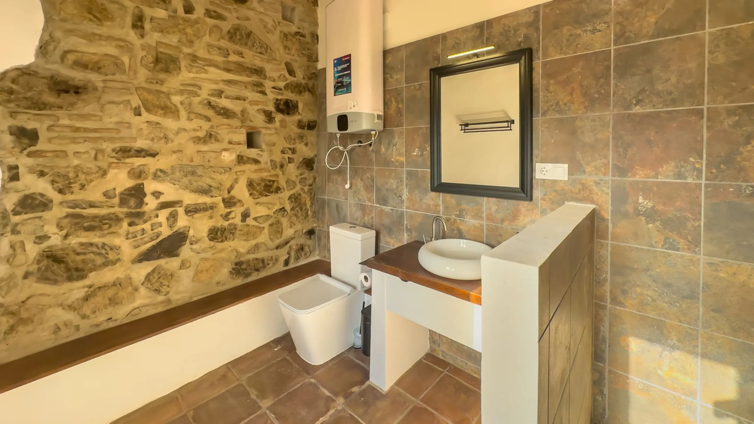 House - Finca - Cortijo в продаже в Málaga, Málaga. В доме 8 спален и 8 ванных комнат. Площадь дома 999 м². Площадь участка 3800 м²