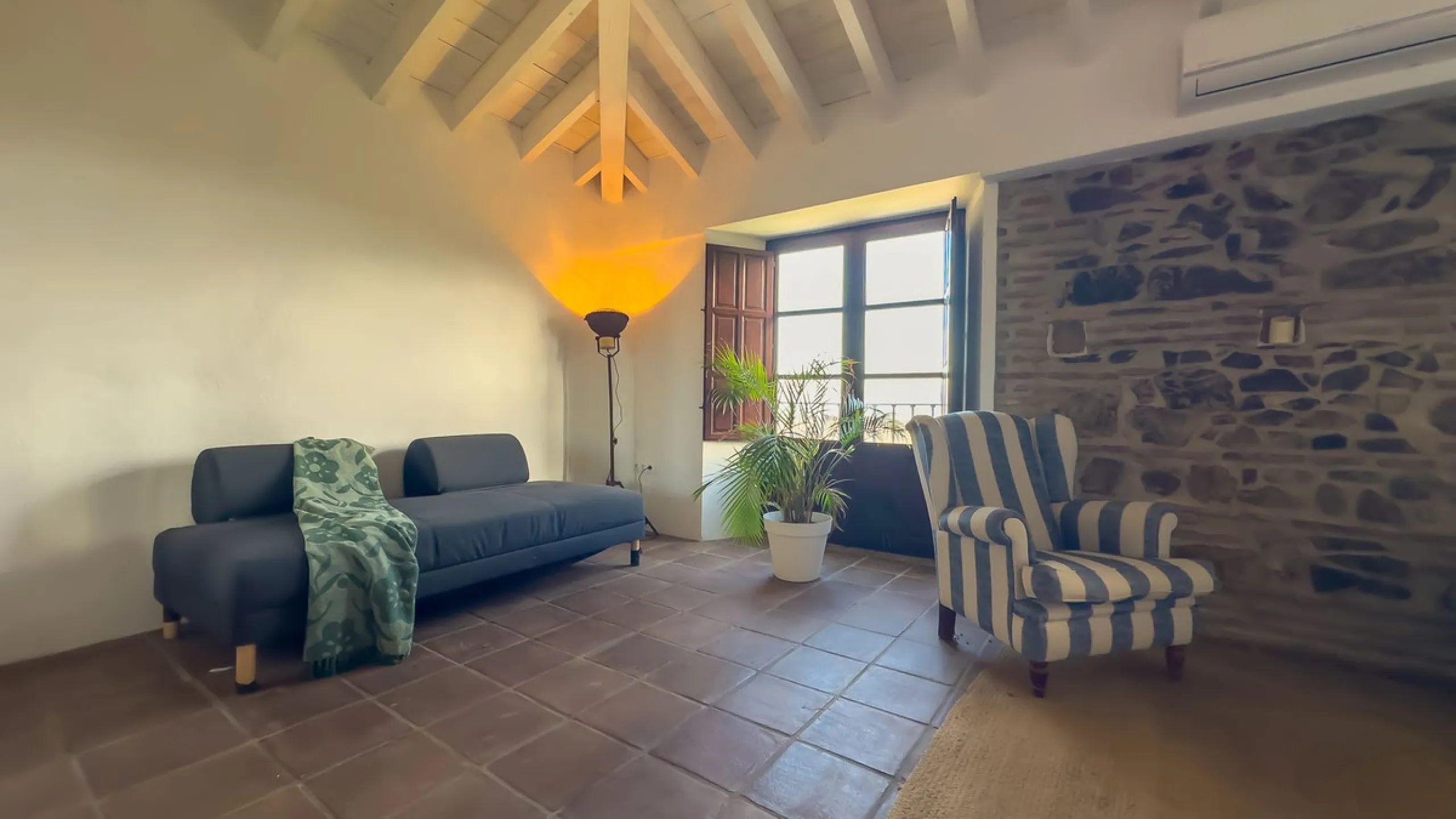 House - Finca - Cortijo в продаже в Málaga, Málaga. В доме 8 спален и 8 ванных комнат. Площадь дома 999 м². Площадь участка 3800 м²