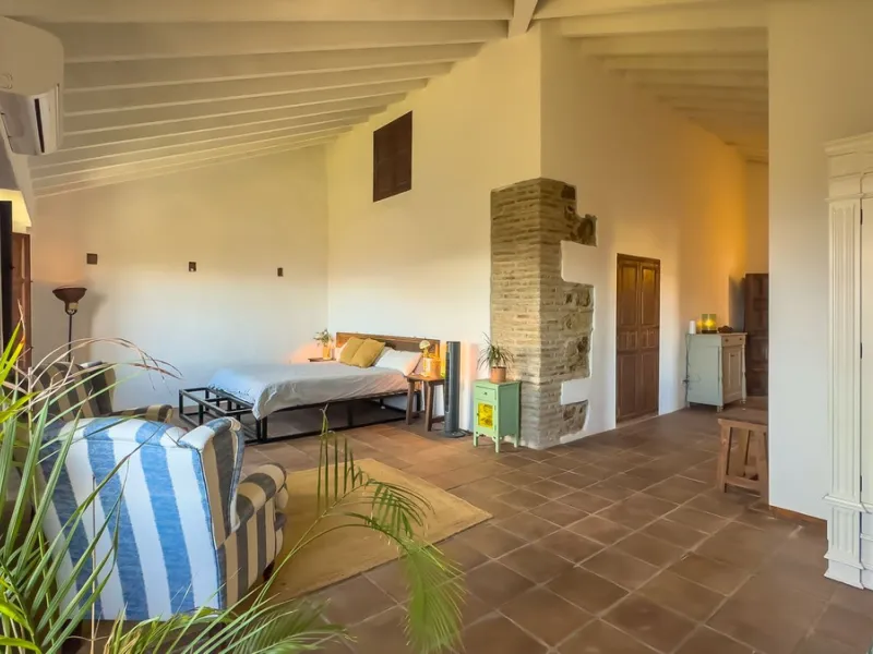 House - Finca - Cortijo в продаже в Málaga, Málaga. В доме 8 спален и 8 ванных комнат. Площадь дома 999 м². Площадь участка 3800 м²