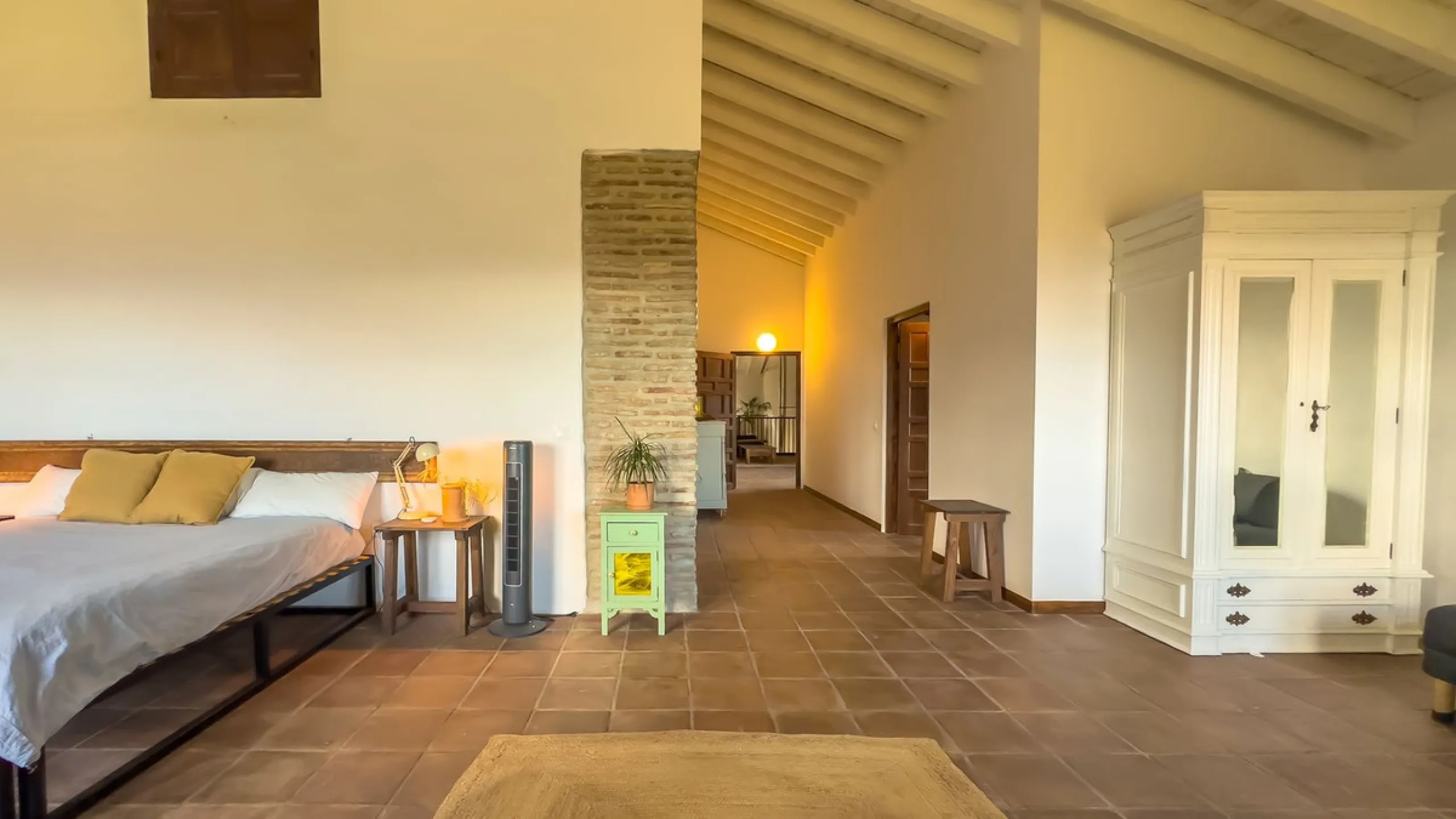 House - Finca - Cortijo в продаже в Málaga, Málaga. В доме 8 спален и 8 ванных комнат. Площадь дома 999 м². Площадь участка 3800 м²