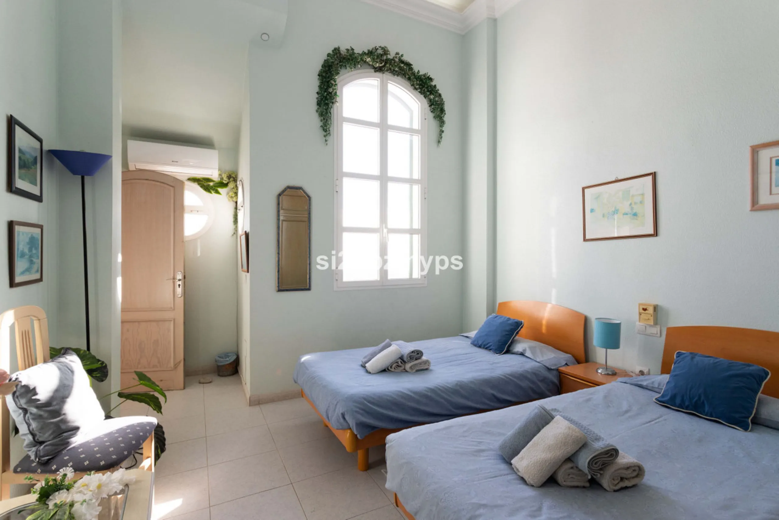 Große Villa in Torrox mit Tennisplatz und guten Geschäftsmöglichkeiten