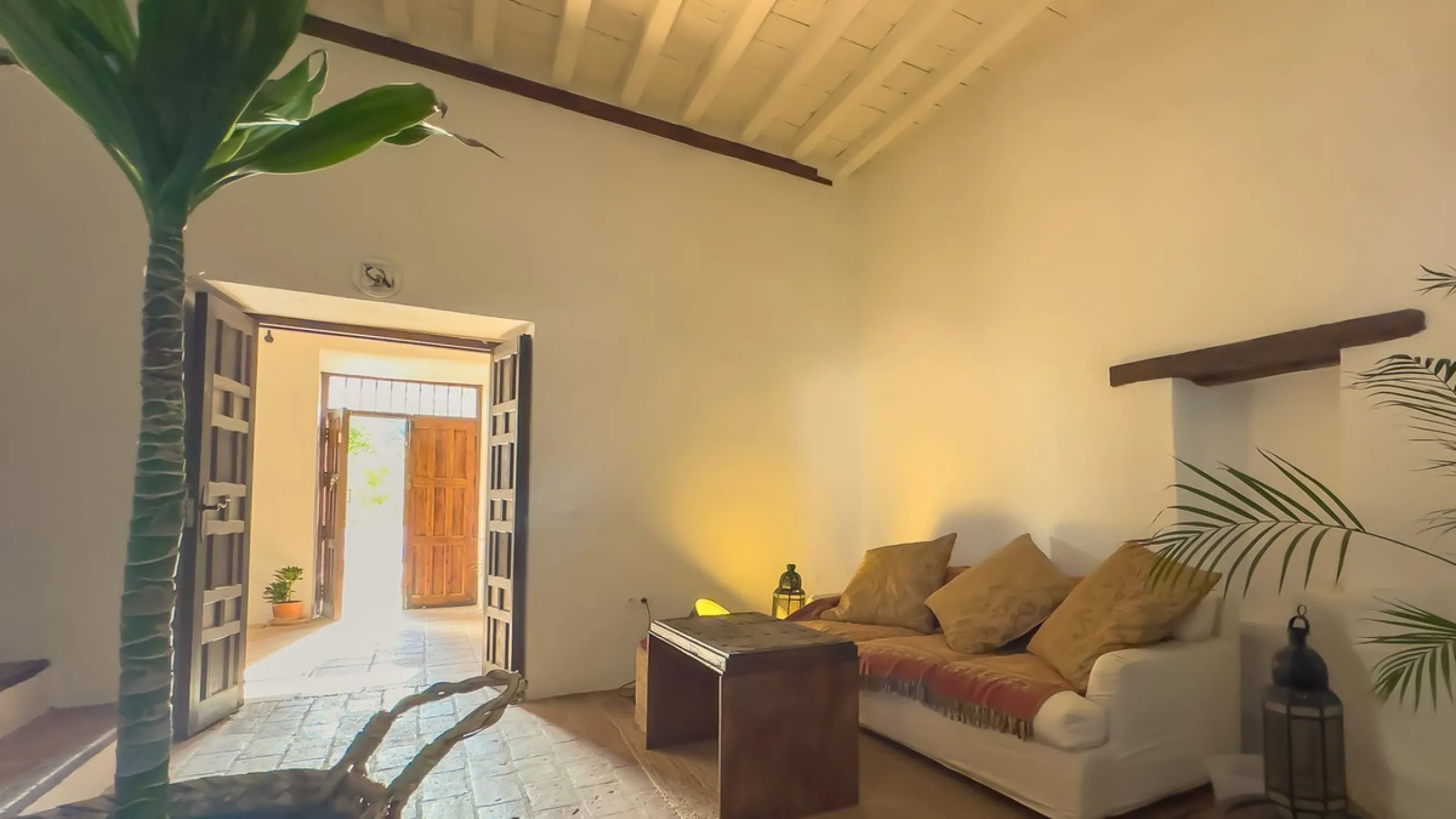 House - Finca - Cortijo в продаже в Málaga, Málaga. В доме 8 спален и 8 ванных комнат. Площадь дома 999 м². Площадь участка 3800 м²