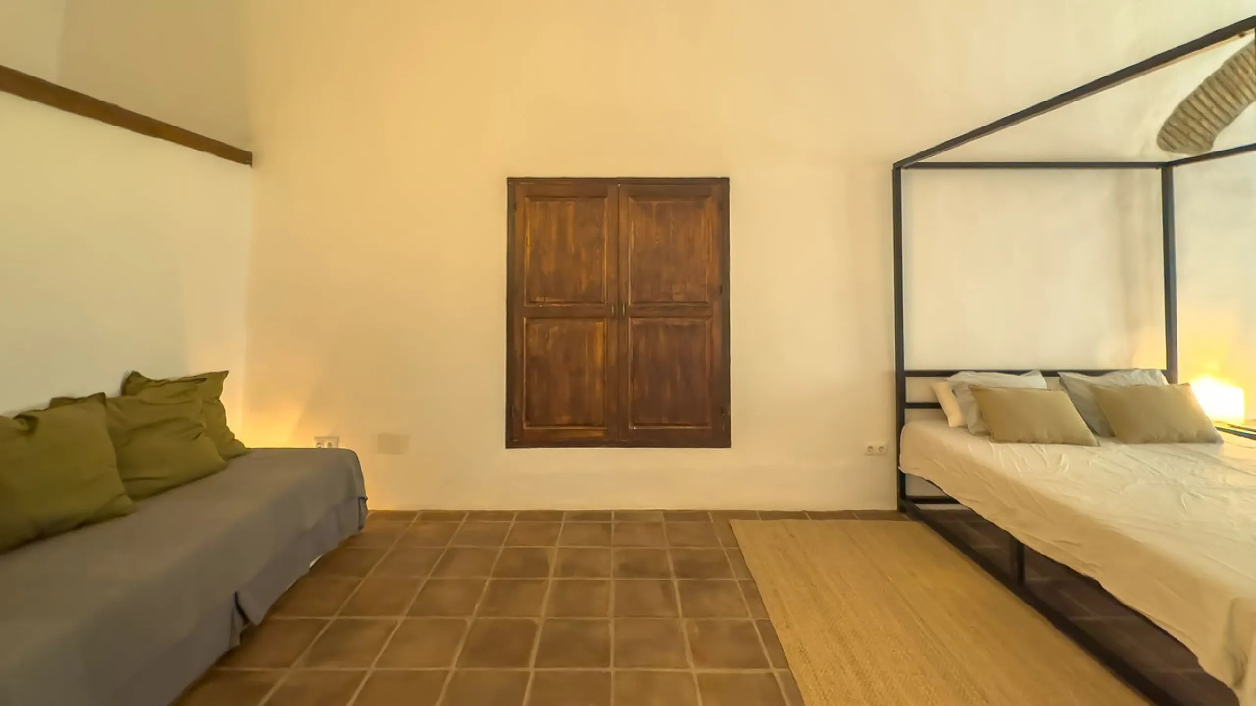 House - Finca - Cortijo в продаже в Málaga, Málaga. В доме 8 спален и 8 ванных комнат. Площадь дома 999 м². Площадь участка 3800 м²