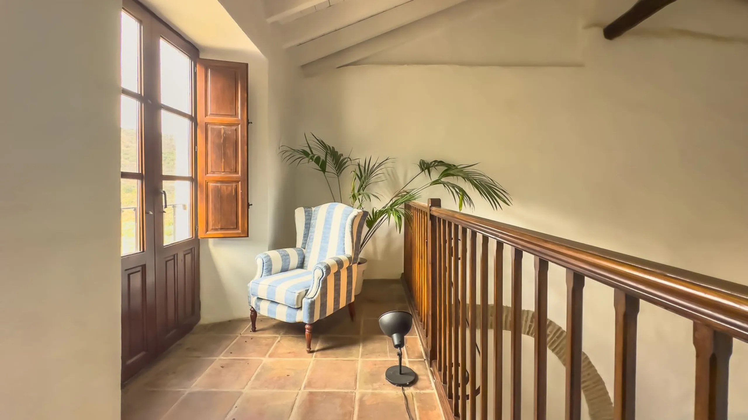 House - Finca - Cortijo в продаже в Málaga, Málaga. В доме 8 спален и 8 ванных комнат. Площадь дома 999 м². Площадь участка 3800 м²