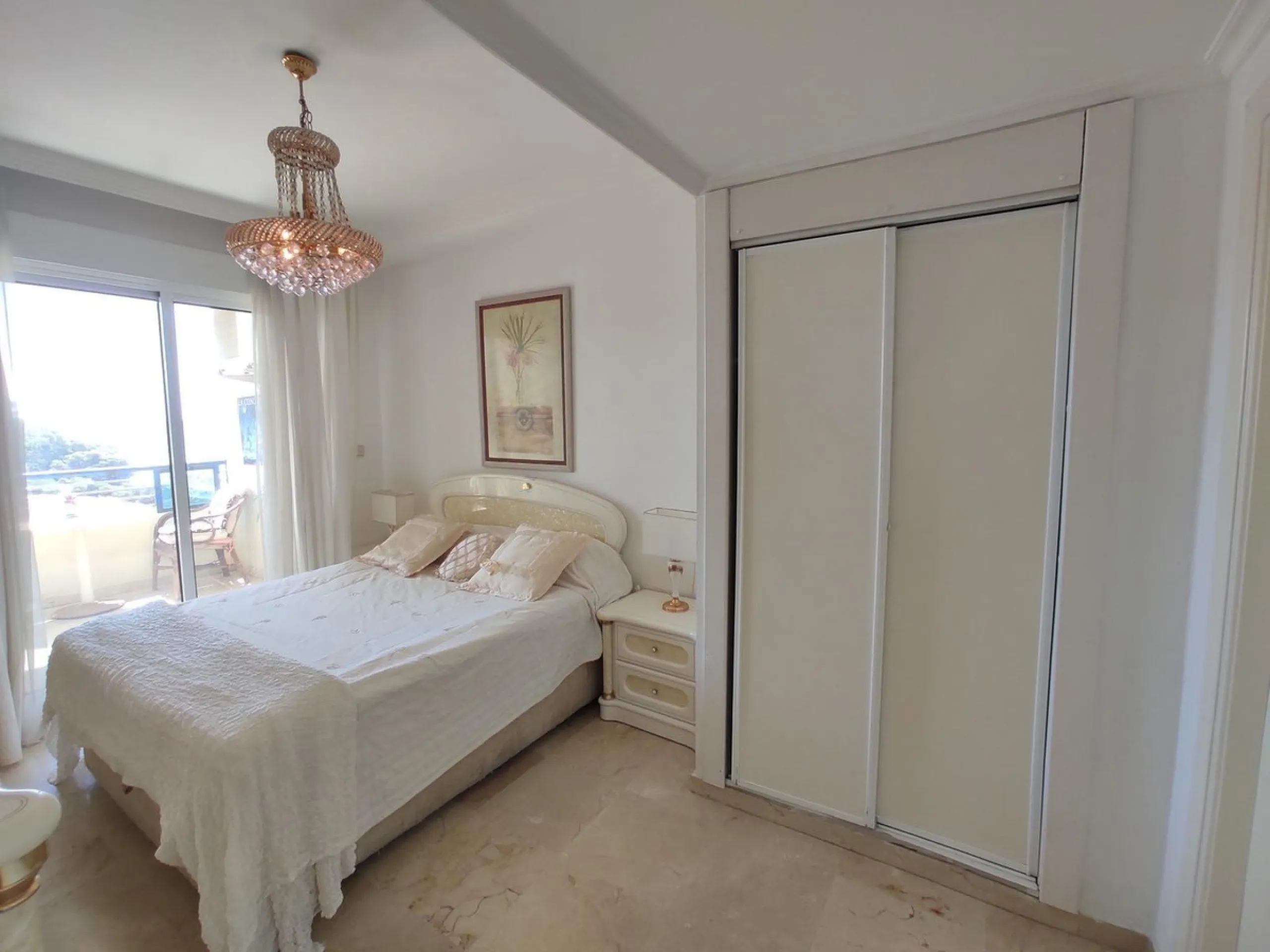 Apartment - Middle Floor Apartment в продаже в Marbella, Málaga. В доме 1 спален и 1 ванных комнат. Площадь дома 55 м²