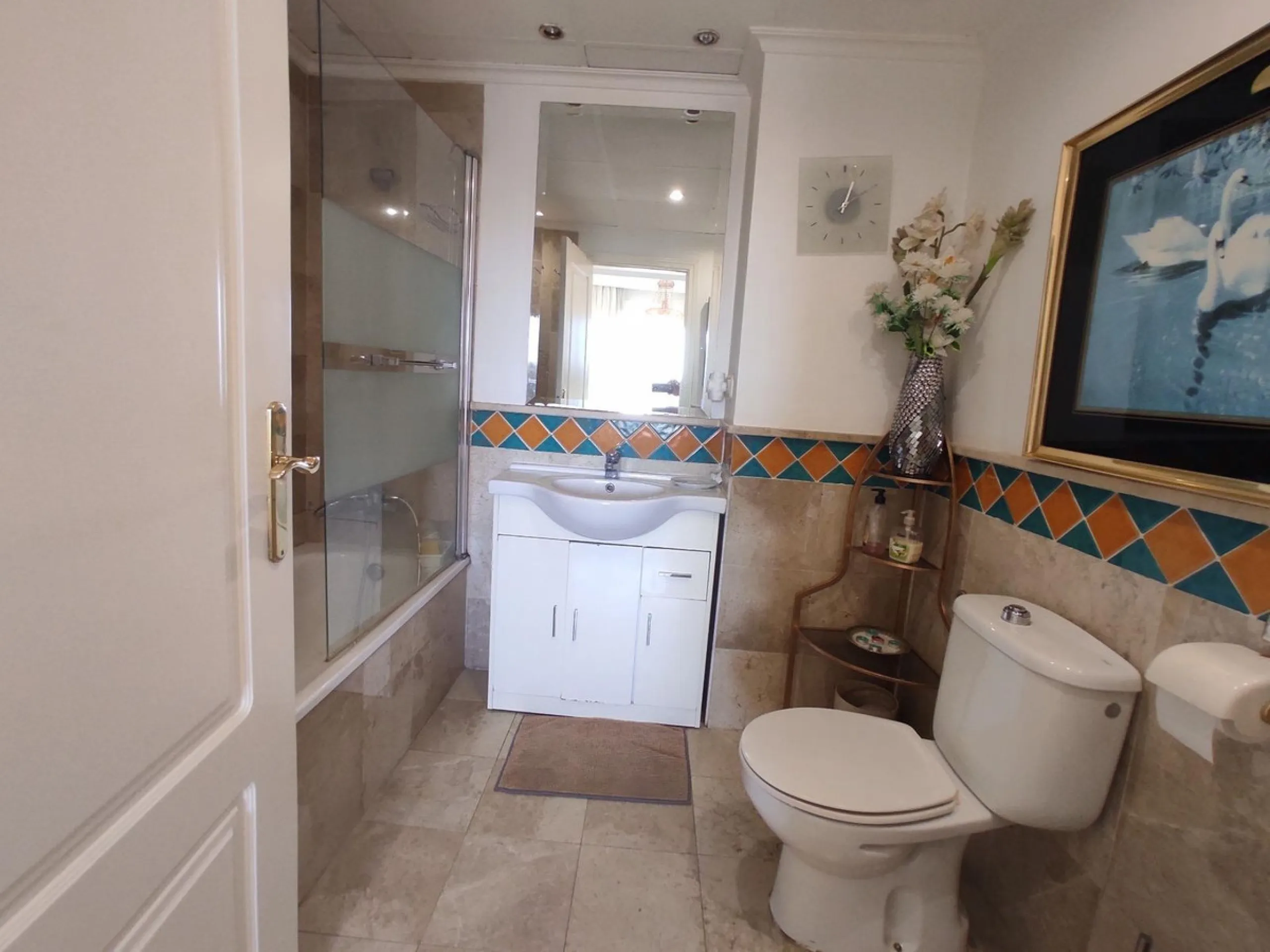 Apartment - Middle Floor Apartment в продаже в Marbella, Málaga. В доме 1 спален и 1 ванных комнат. Площадь дома 55 м²