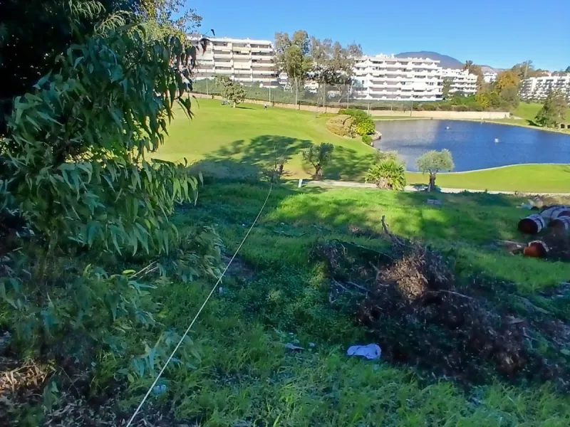 Urban Plot with Completed Project and Building Permit in Effect – Guadalmina Golf Course Frontline