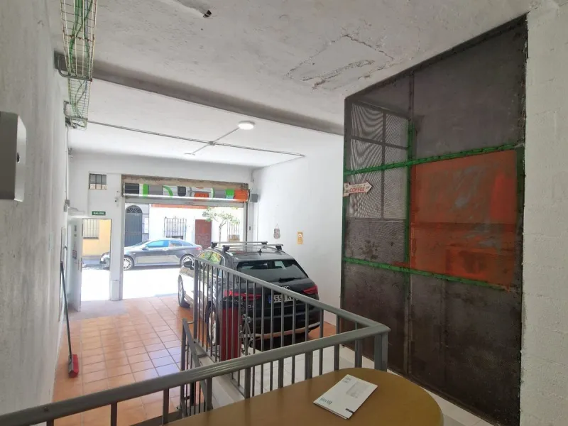 Unique Investment Opportunity in Fuengirola – Commercial Premises with Storage Unit Project and License
